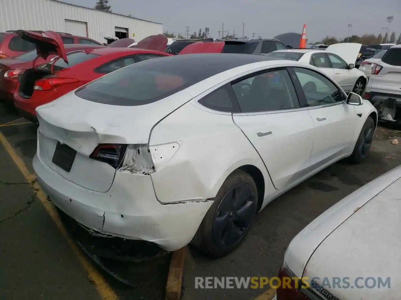 4 Photograph of a damaged car 5YJ3E1EA0LF634078 TESLA MODEL 3 2020