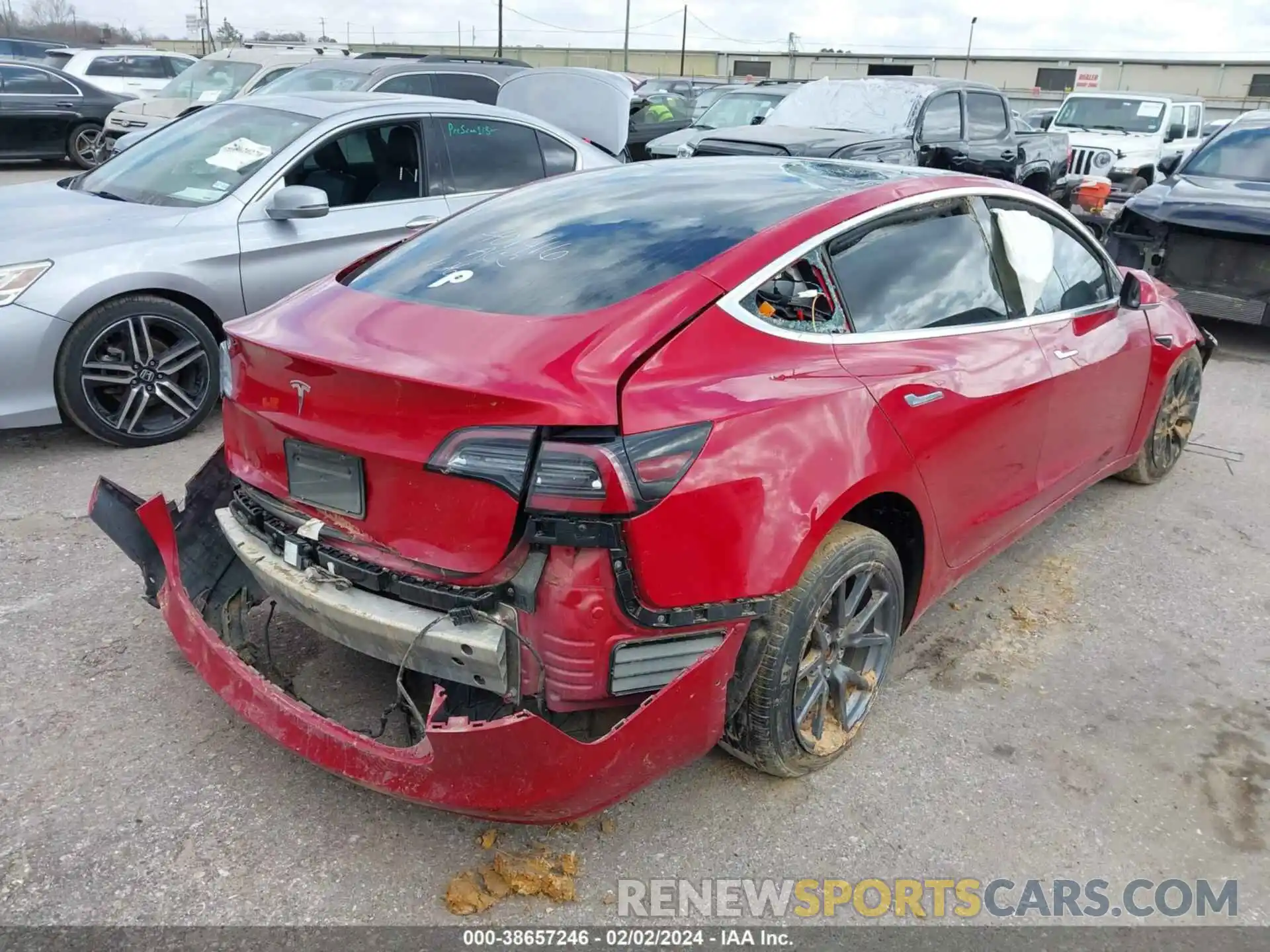 4 Photograph of a damaged car 5YJ3E1EA0LF634663 TESLA MODEL 3 2020