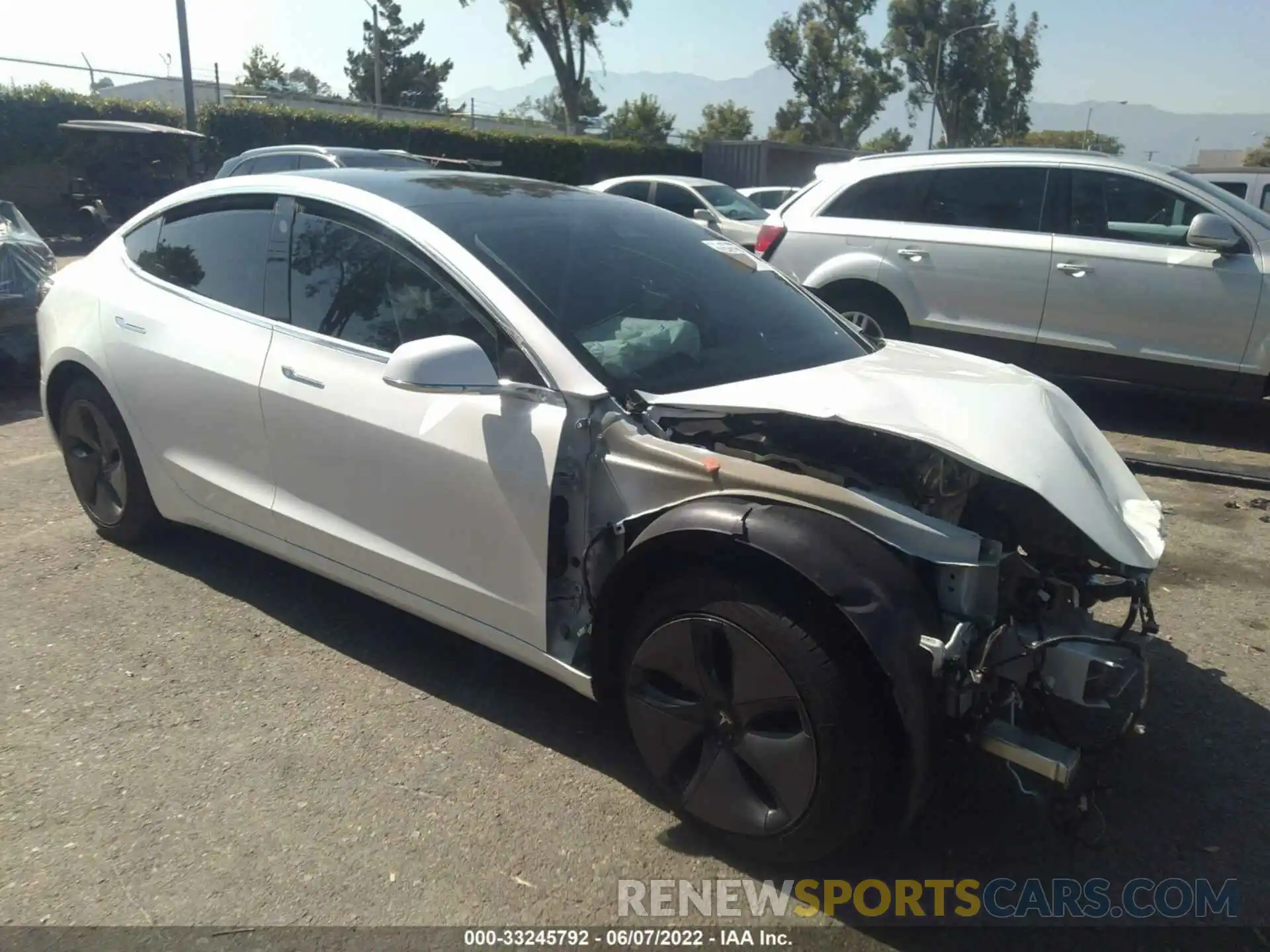 1 Photograph of a damaged car 5YJ3E1EA0LF642648 TESLA MODEL 3 2020