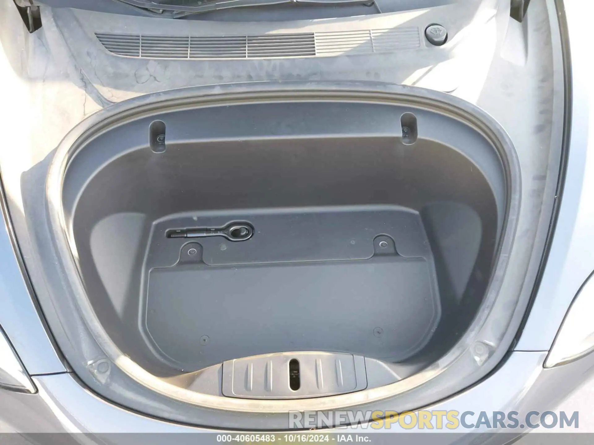 10 Photograph of a damaged car 5YJ3E1EA0LF643928 TESLA MODEL 3 2020