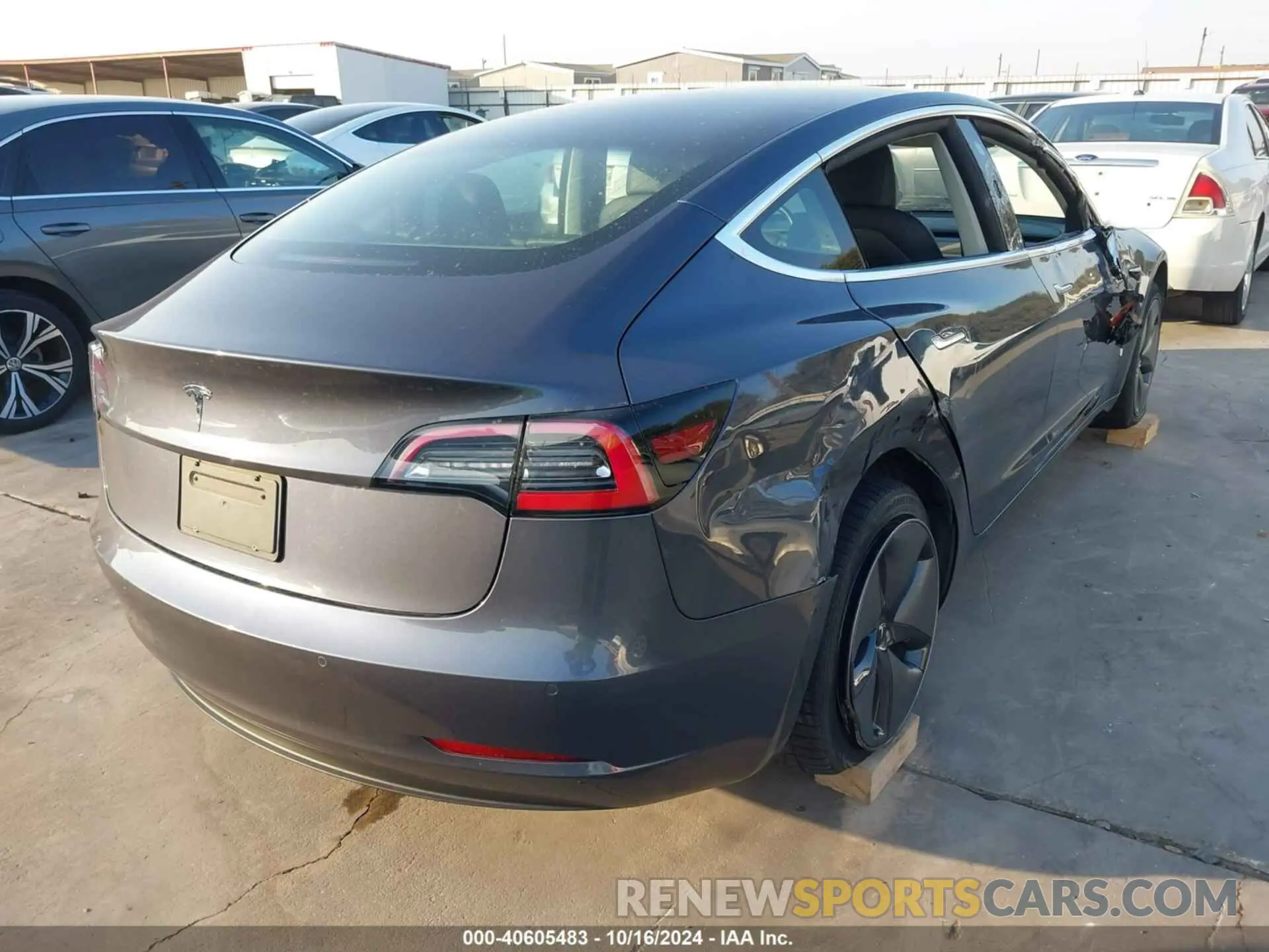 4 Photograph of a damaged car 5YJ3E1EA0LF643928 TESLA MODEL 3 2020