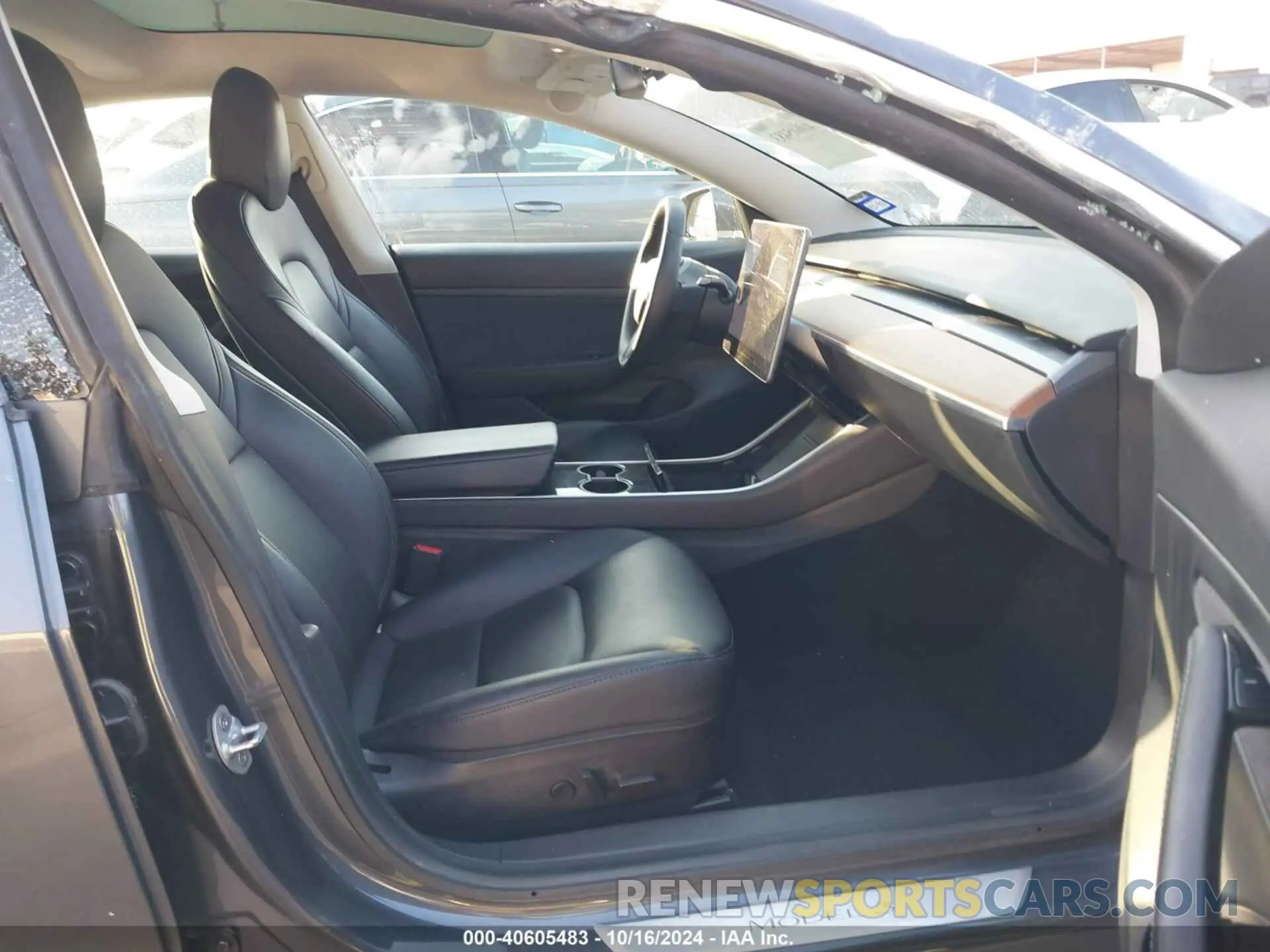 5 Photograph of a damaged car 5YJ3E1EA0LF643928 TESLA MODEL 3 2020