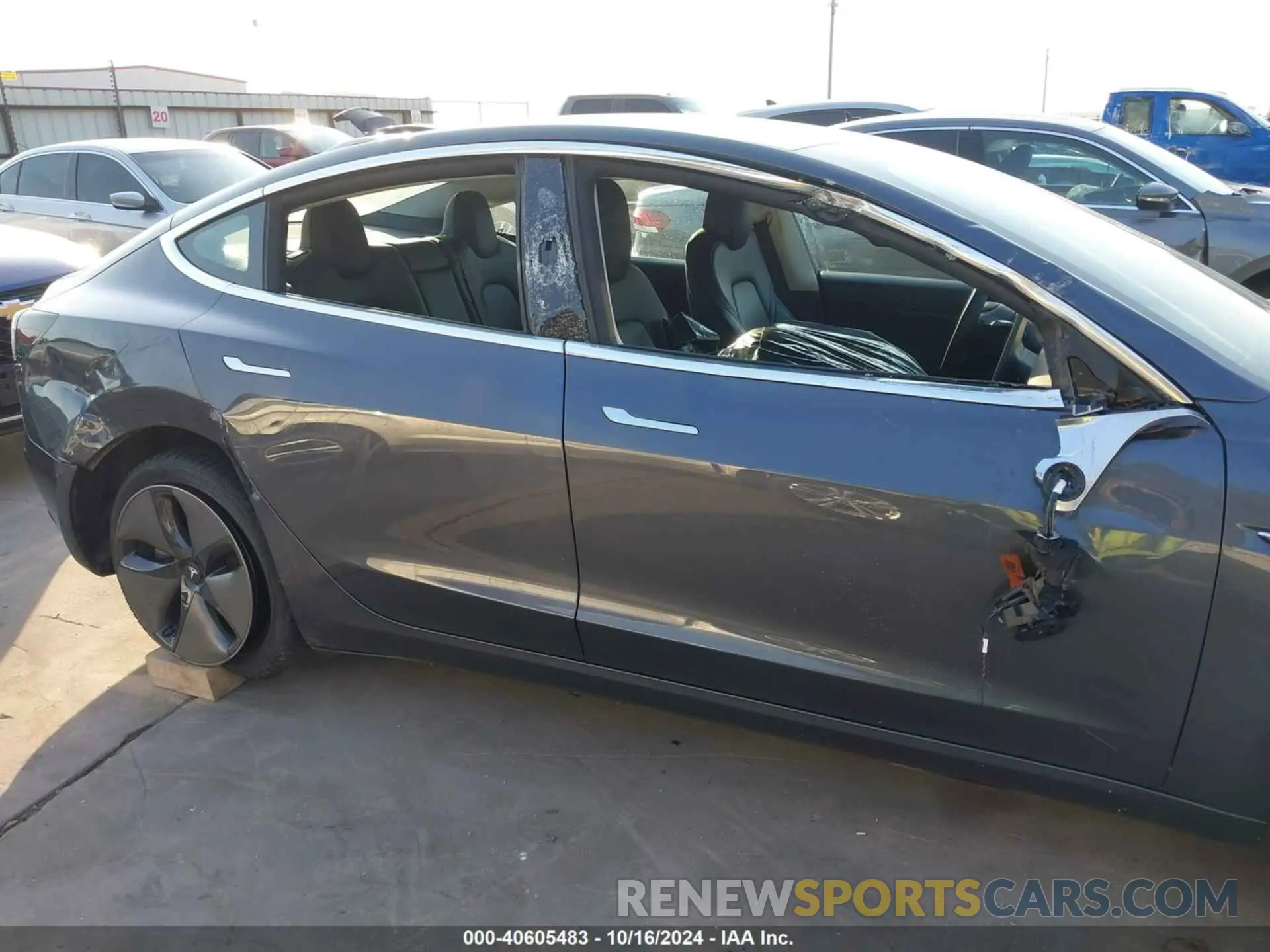 6 Photograph of a damaged car 5YJ3E1EA0LF643928 TESLA MODEL 3 2020