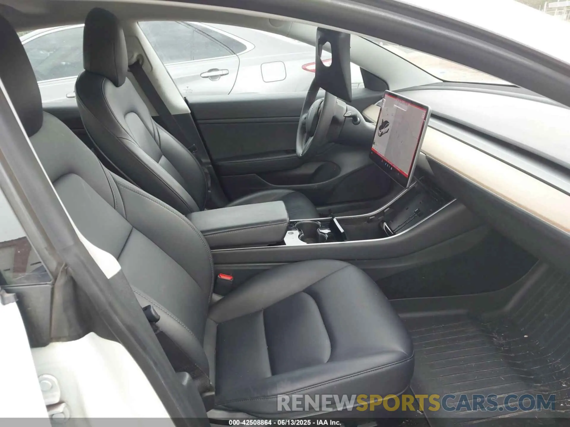 5 Photograph of a damaged car 5YJ3E1EA0LF658686 TESLA MODEL 3 2020