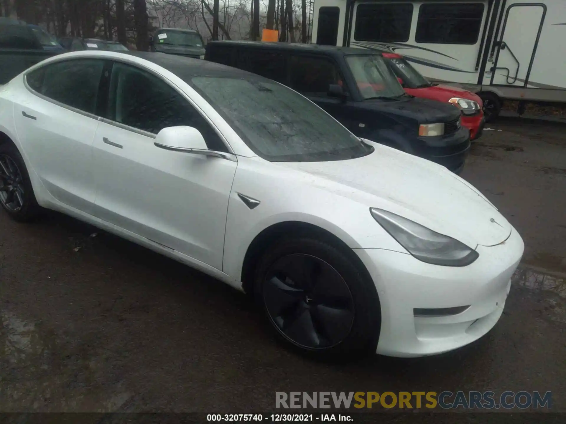 1 Photograph of a damaged car 5YJ3E1EA0LF658767 TESLA MODEL 3 2020