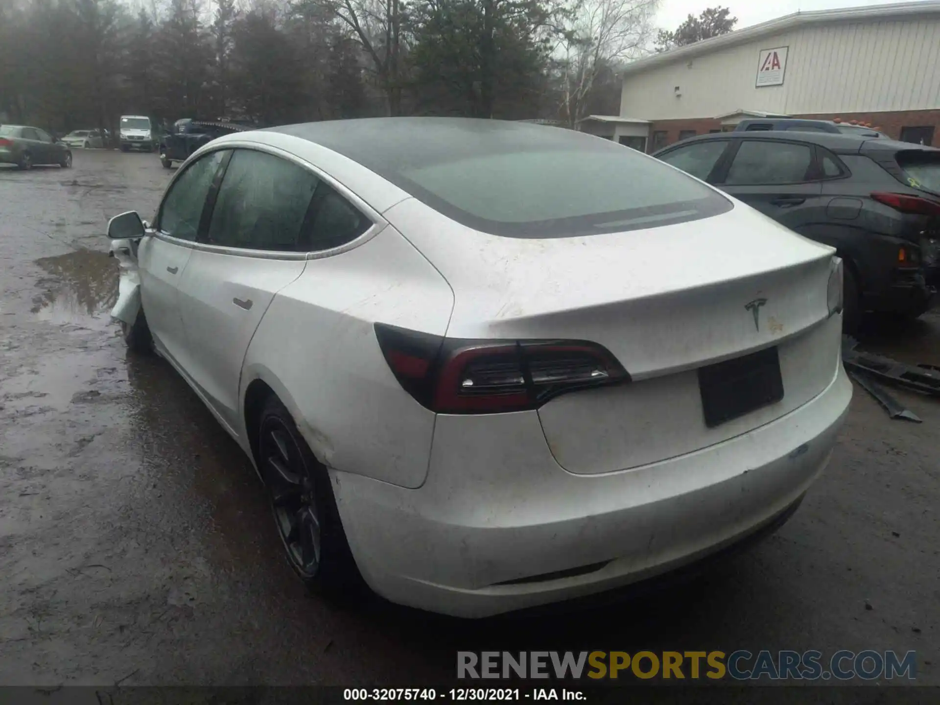 10 Photograph of a damaged car 5YJ3E1EA0LF658767 TESLA MODEL 3 2020