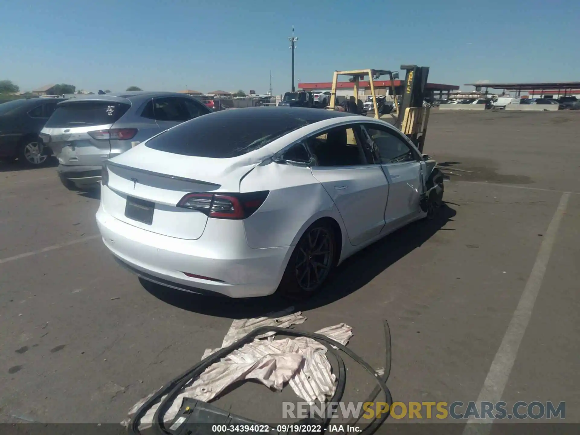 4 Photograph of a damaged car 5YJ3E1EA0LF660227 TESLA MODEL 3 2020