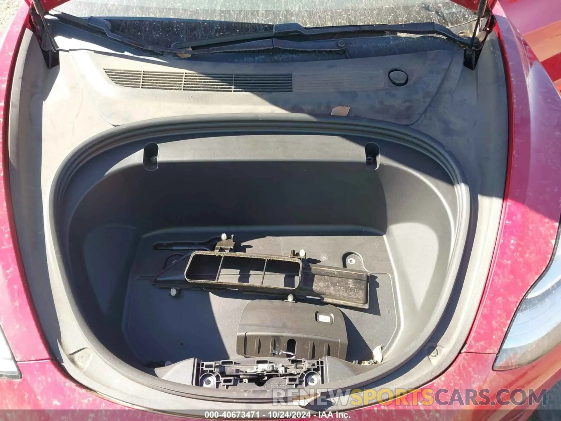 10 Photograph of a damaged car 5YJ3E1EA0LF718708 TESLA MODEL 3 2020