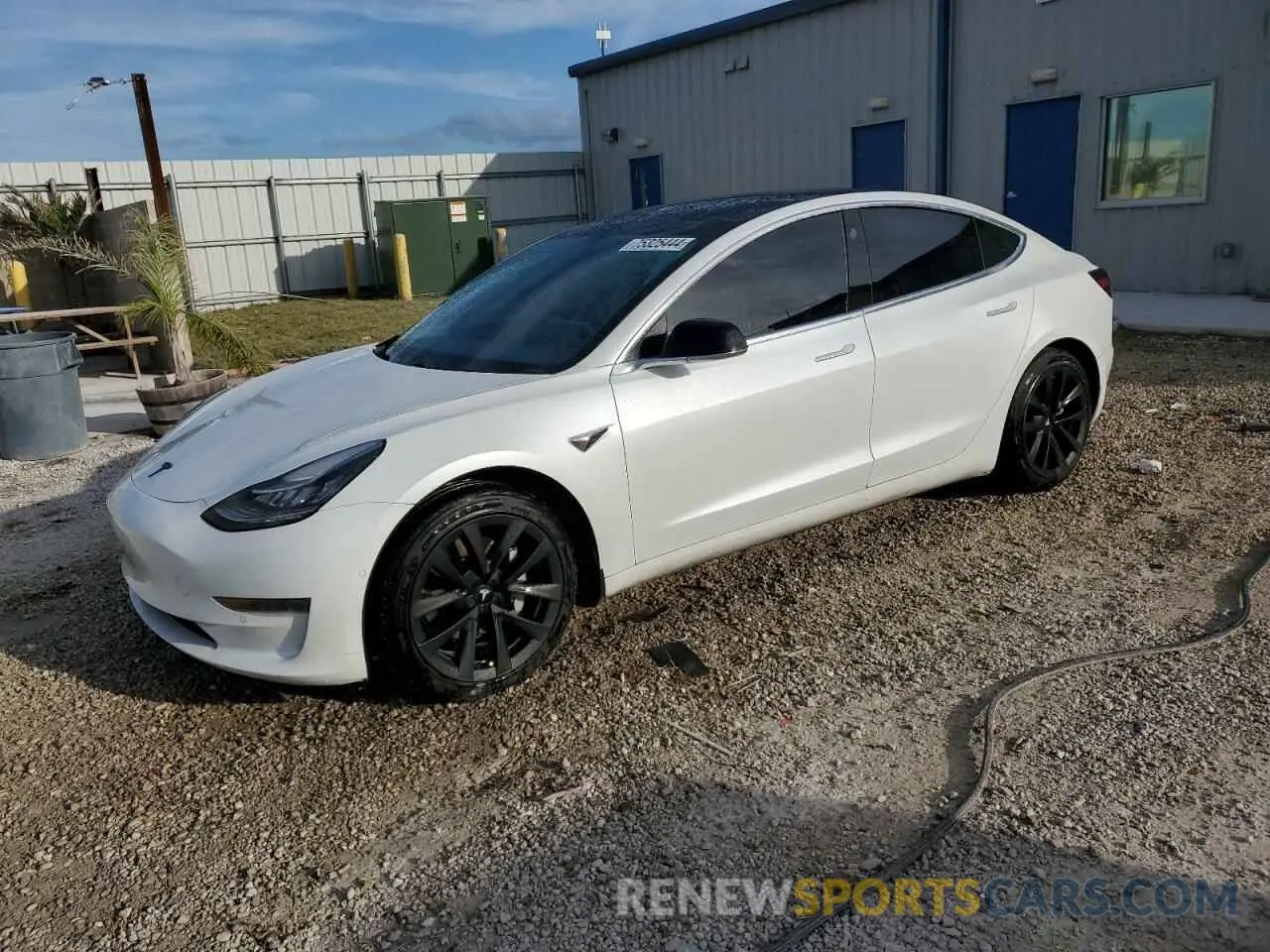 1 Photograph of a damaged car 5YJ3E1EA0LF737601 TESLA MODEL 3 2020