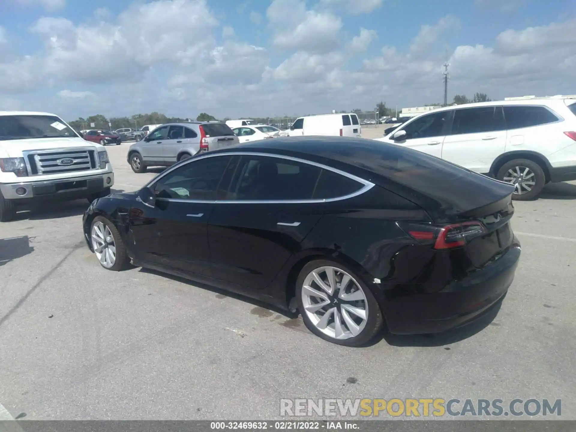 3 Photograph of a damaged car 5YJ3E1EA0LF737906 TESLA MODEL 3 2020