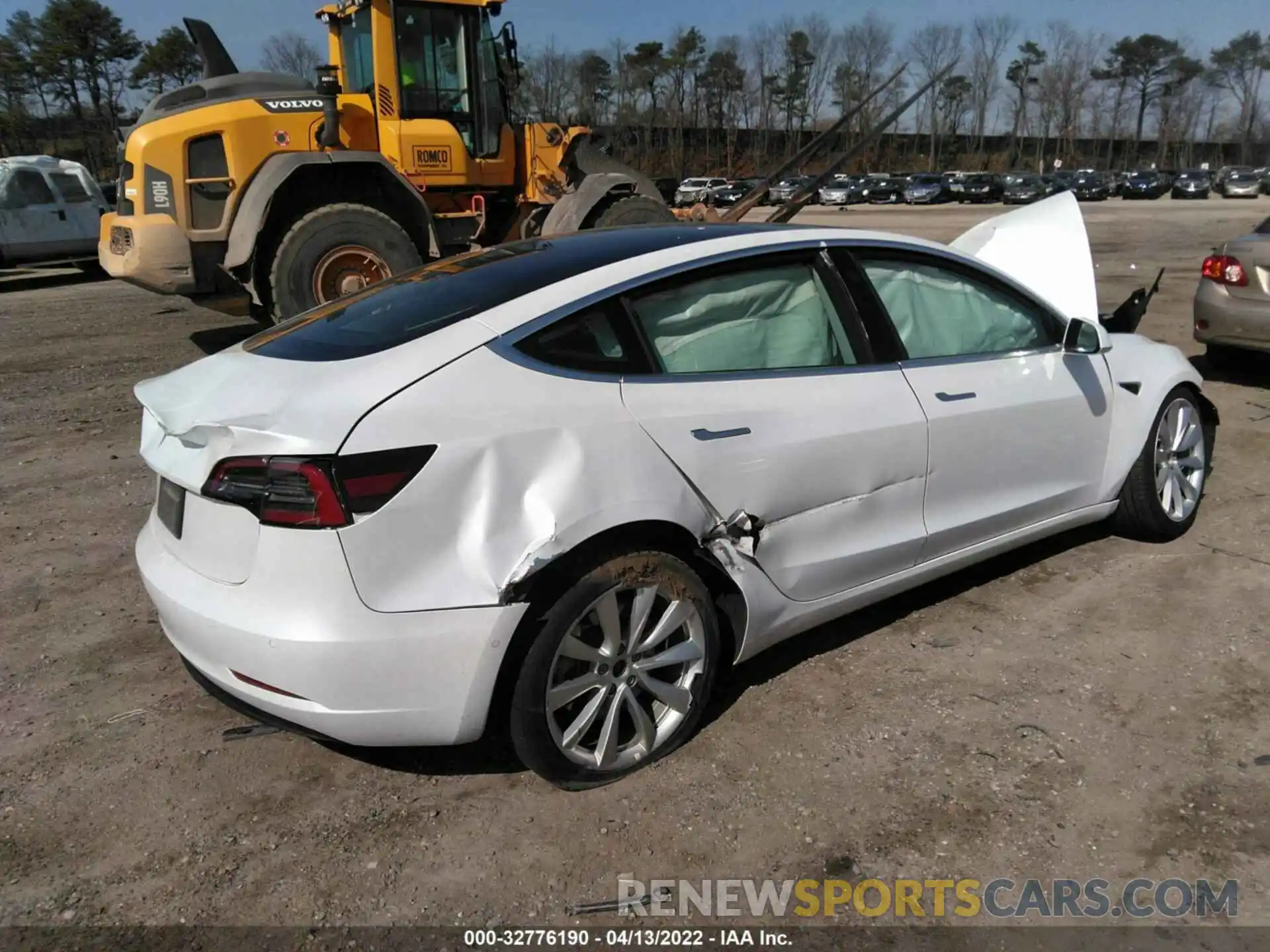 4 Photograph of a damaged car 5YJ3E1EA0LF740773 TESLA MODEL 3 2020