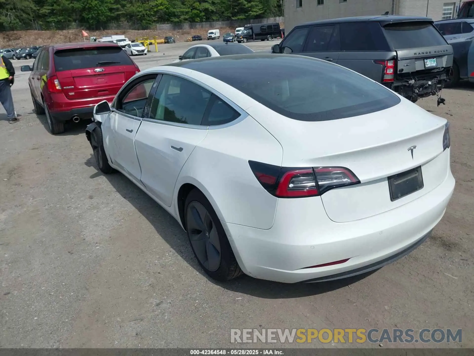 3 Photograph of a damaged car 5YJ3E1EA0LF747089 TESLA MODEL 3 2020