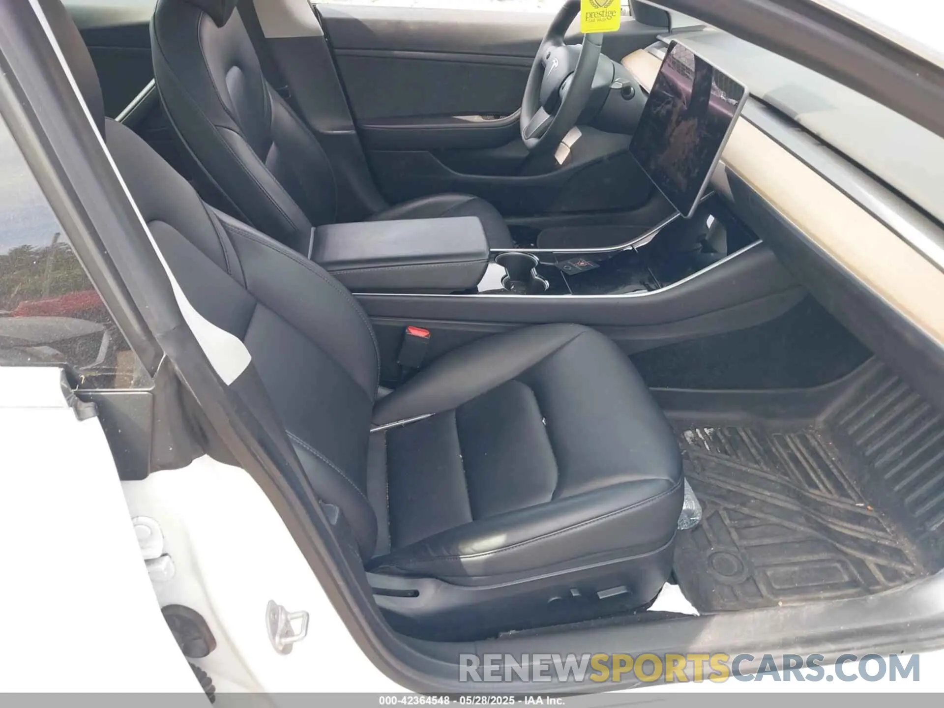 5 Photograph of a damaged car 5YJ3E1EA0LF747089 TESLA MODEL 3 2020