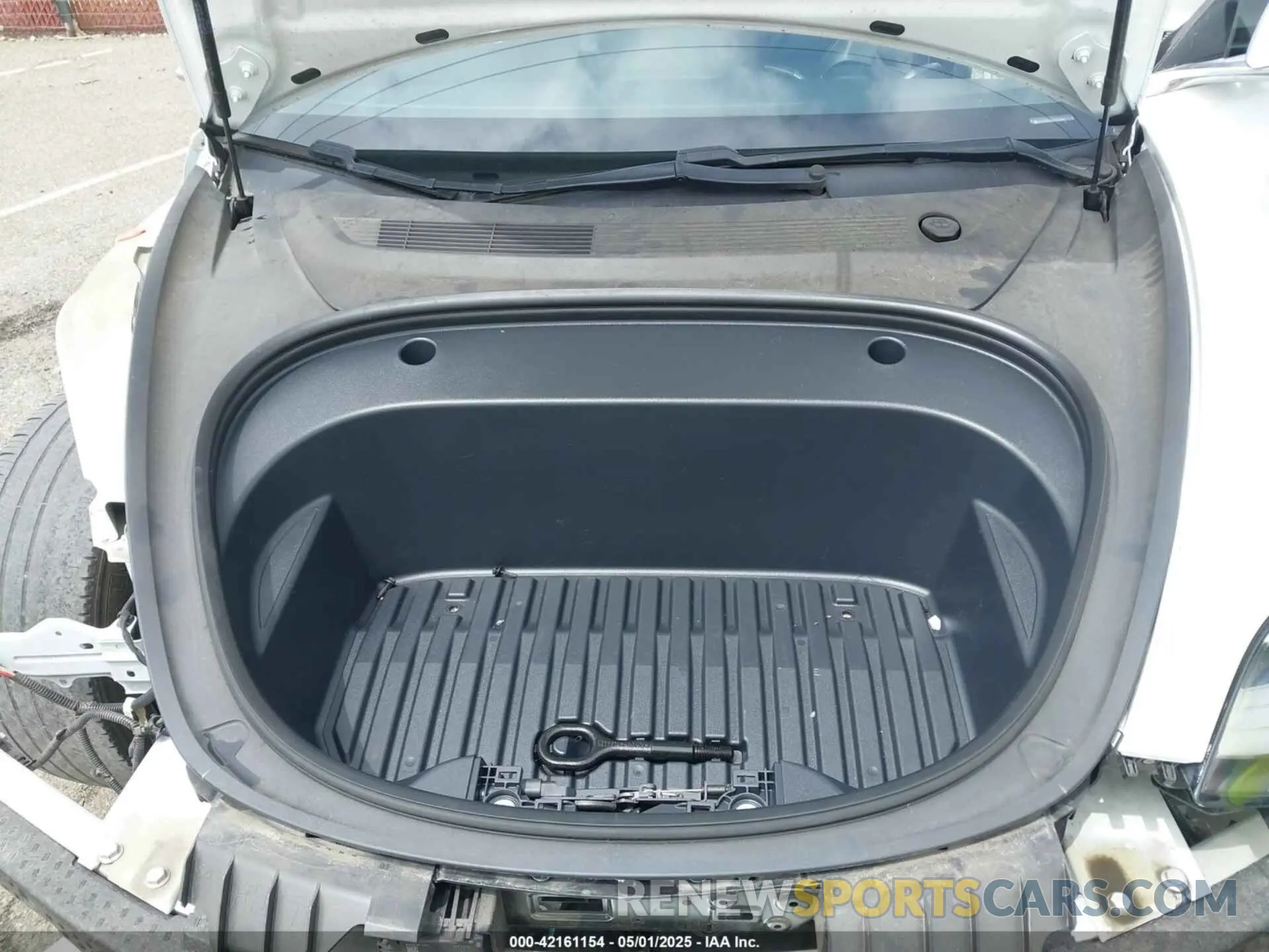 10 Photograph of a damaged car 5YJ3E1EA0LF803984 TESLA MODEL 3 2020