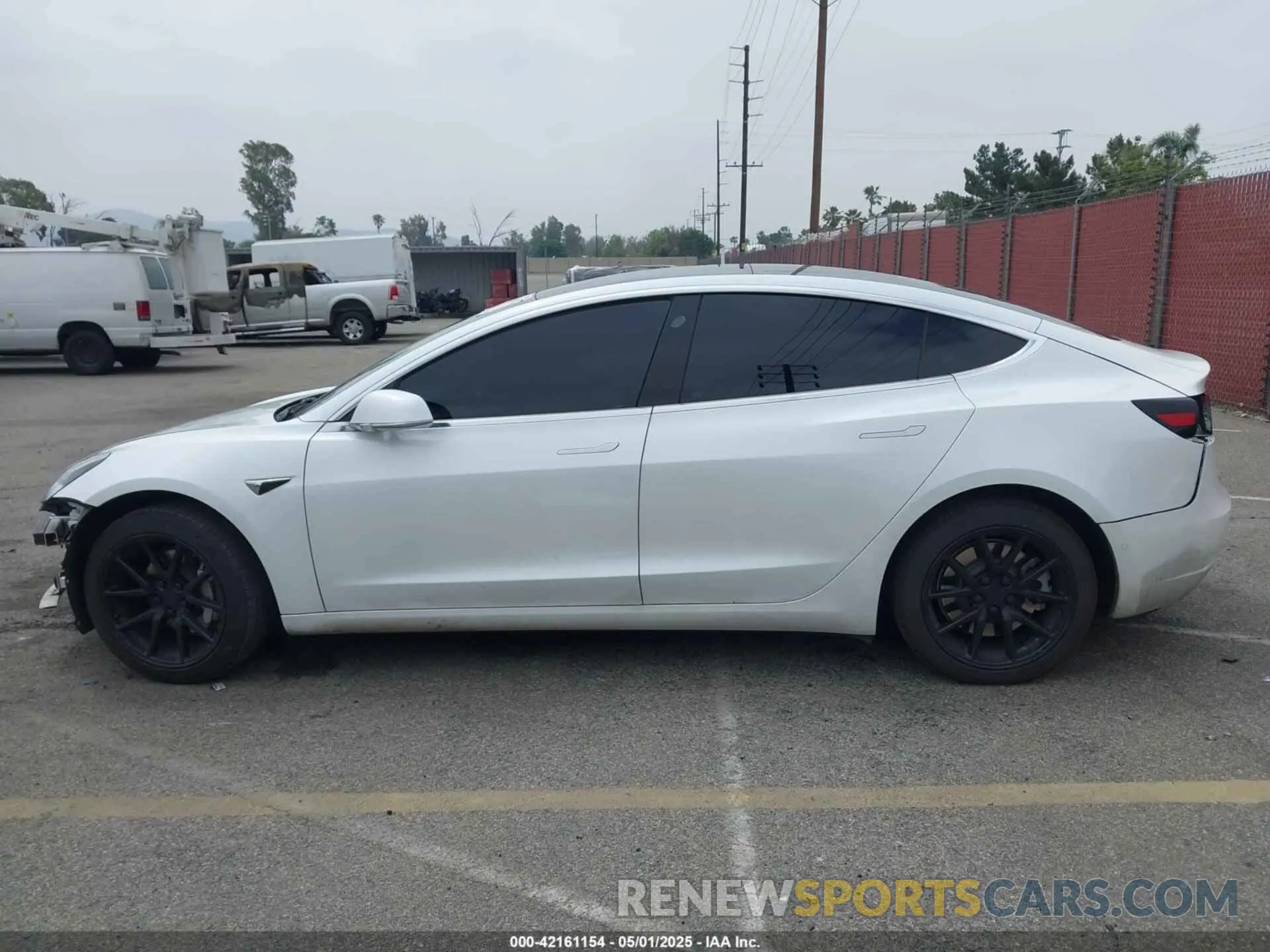 15 Photograph of a damaged car 5YJ3E1EA0LF803984 TESLA MODEL 3 2020