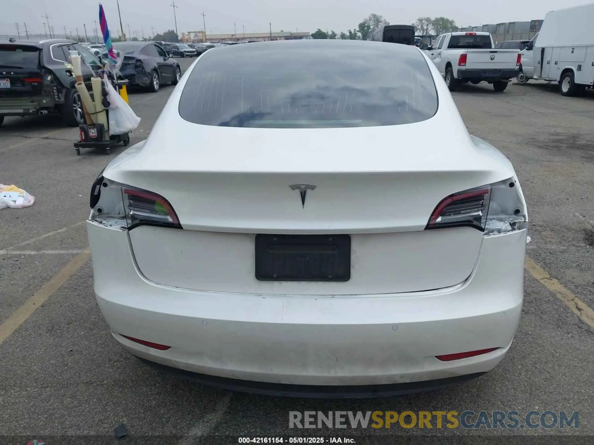 20 Photograph of a damaged car 5YJ3E1EA0LF803984 TESLA MODEL 3 2020