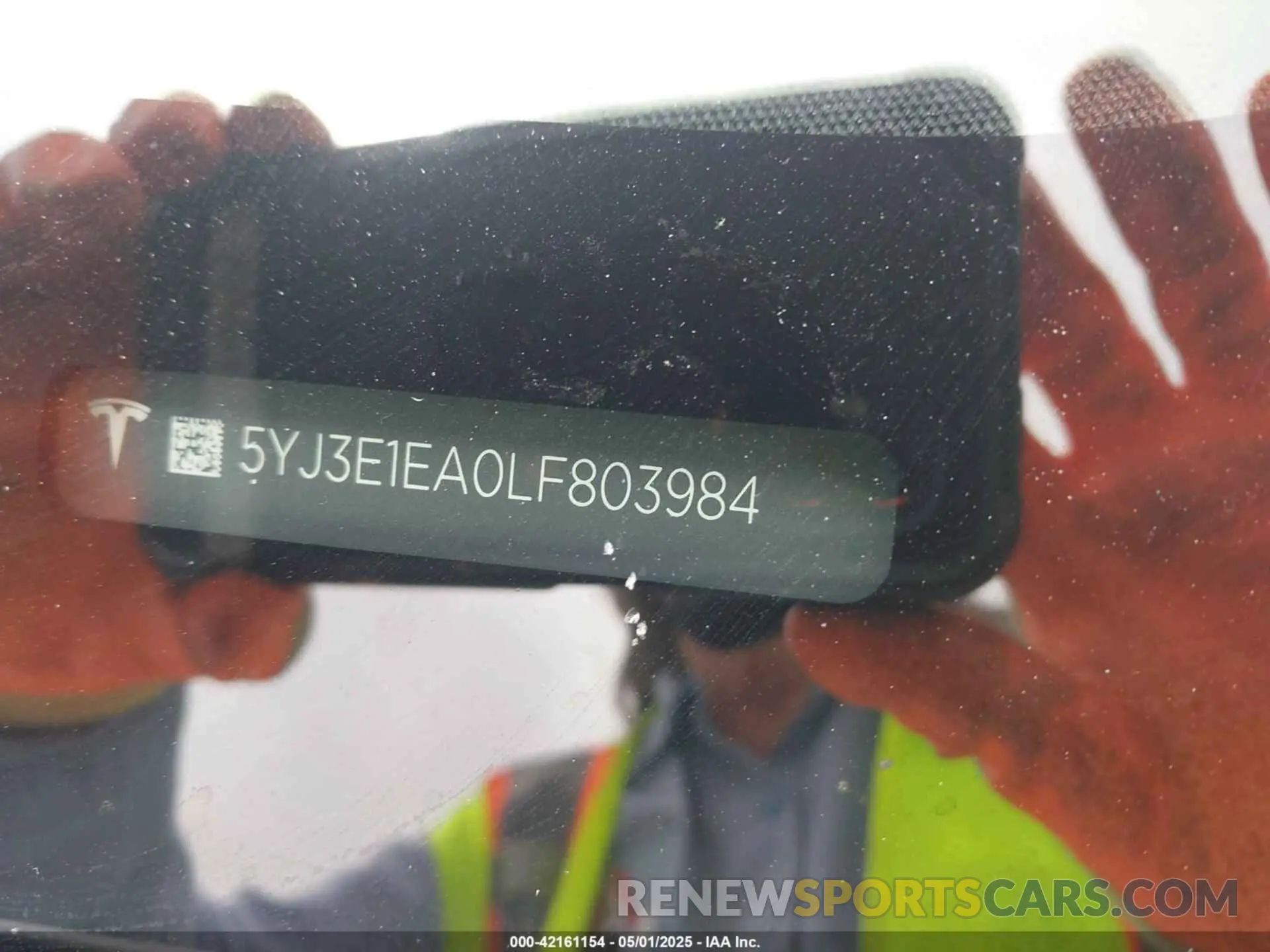 9 Photograph of a damaged car 5YJ3E1EA0LF803984 TESLA MODEL 3 2020