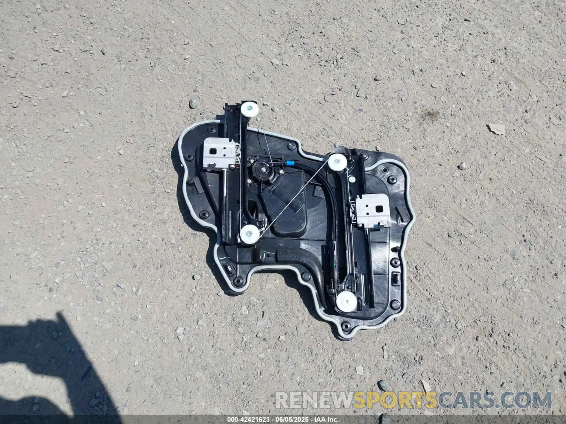 12 Photograph of a damaged car 5YJ3E1EA0LF807954 TESLA MODEL 3 2020