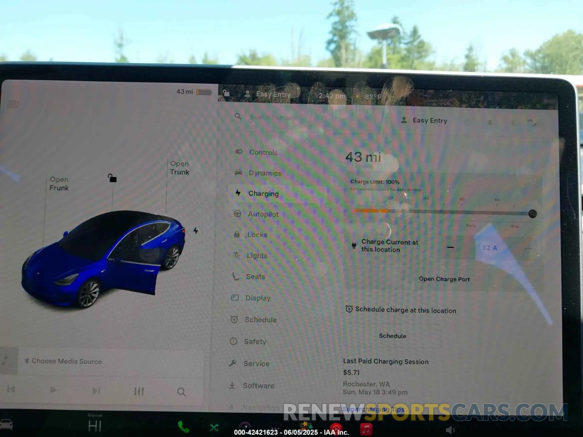 18 Photograph of a damaged car 5YJ3E1EA0LF807954 TESLA MODEL 3 2020