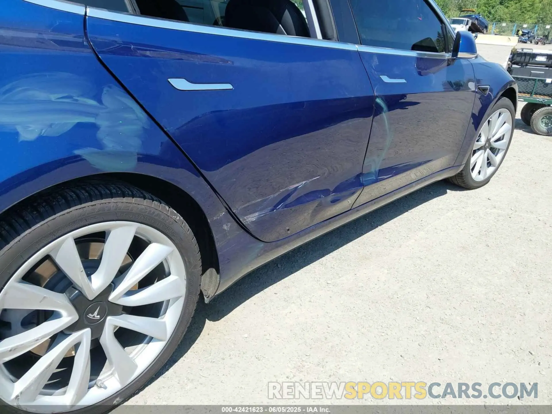 6 Photograph of a damaged car 5YJ3E1EA0LF807954 TESLA MODEL 3 2020