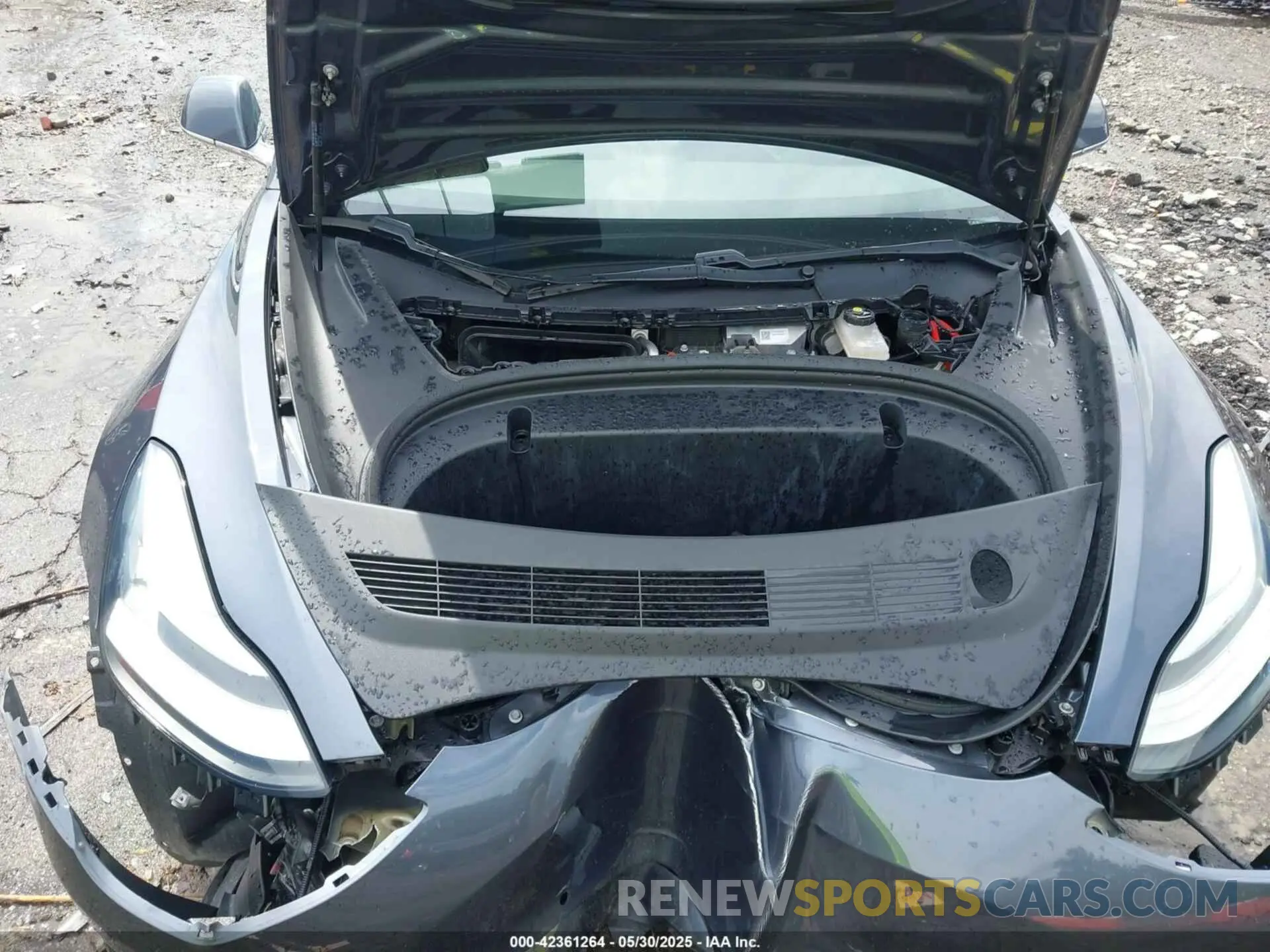 10 Photograph of a damaged car 5YJ3E1EA1LF597221 TESLA MODEL 3 2020