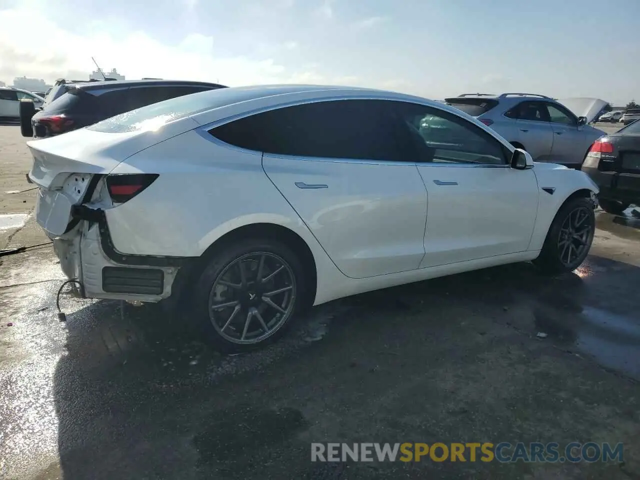 3 Photograph of a damaged car 5YJ3E1EA1LF598059 TESLA MODEL 3 2020