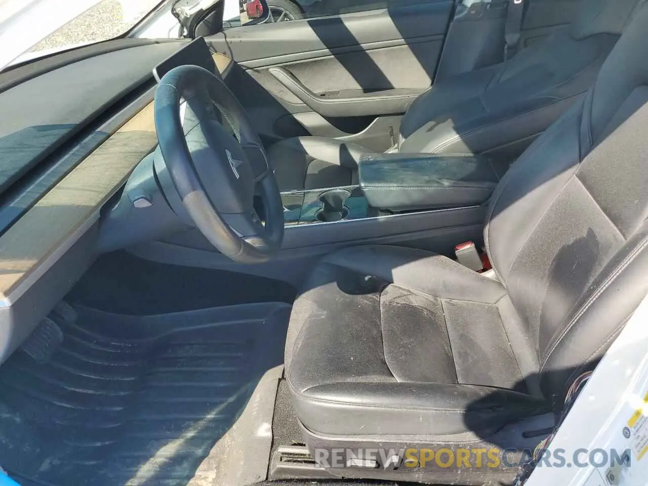 7 Photograph of a damaged car 5YJ3E1EA1LF598059 TESLA MODEL 3 2020