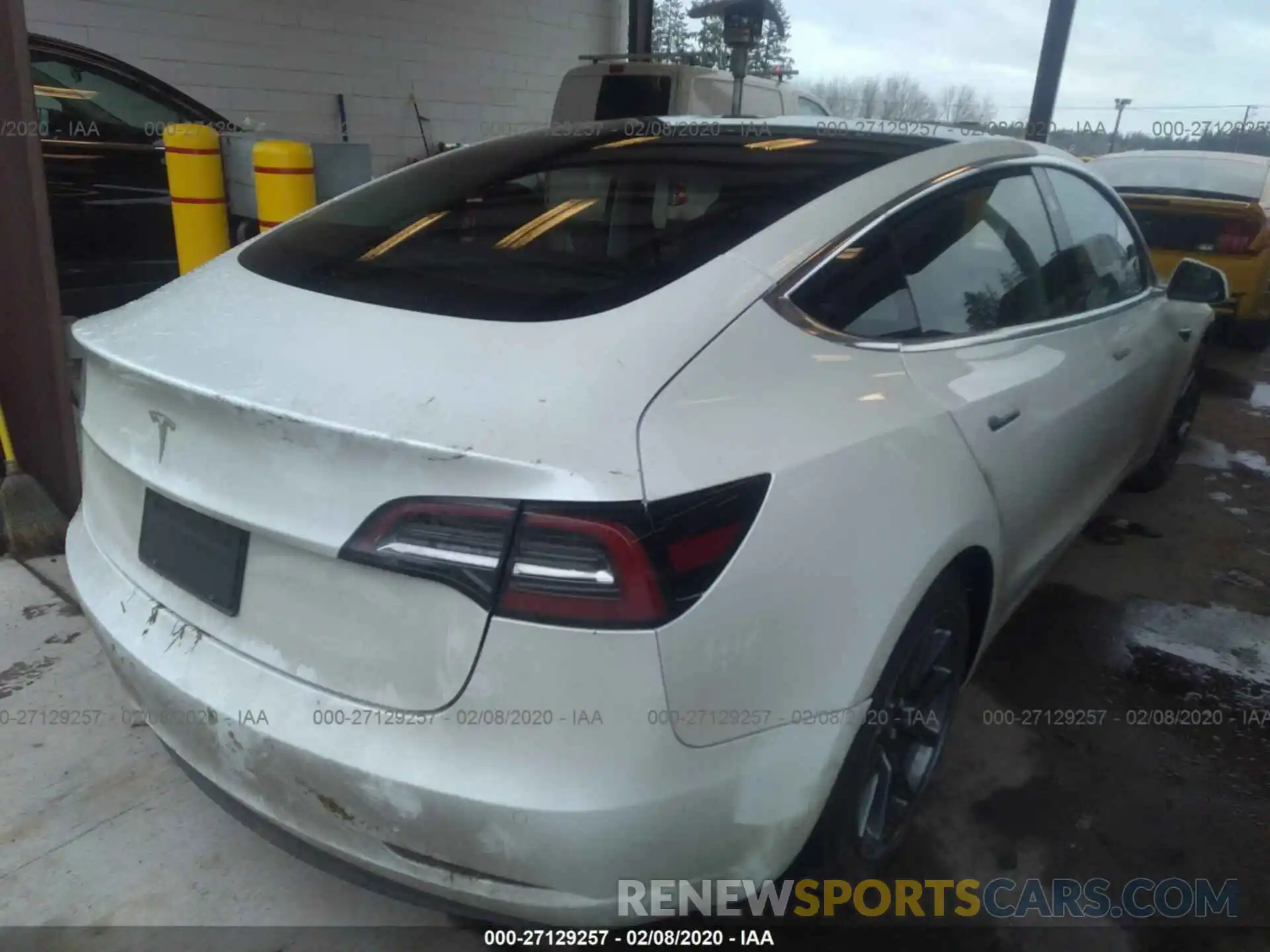 4 Photograph of a damaged car 5YJ3E1EA1LF598126 TESLA MODEL 3 2020