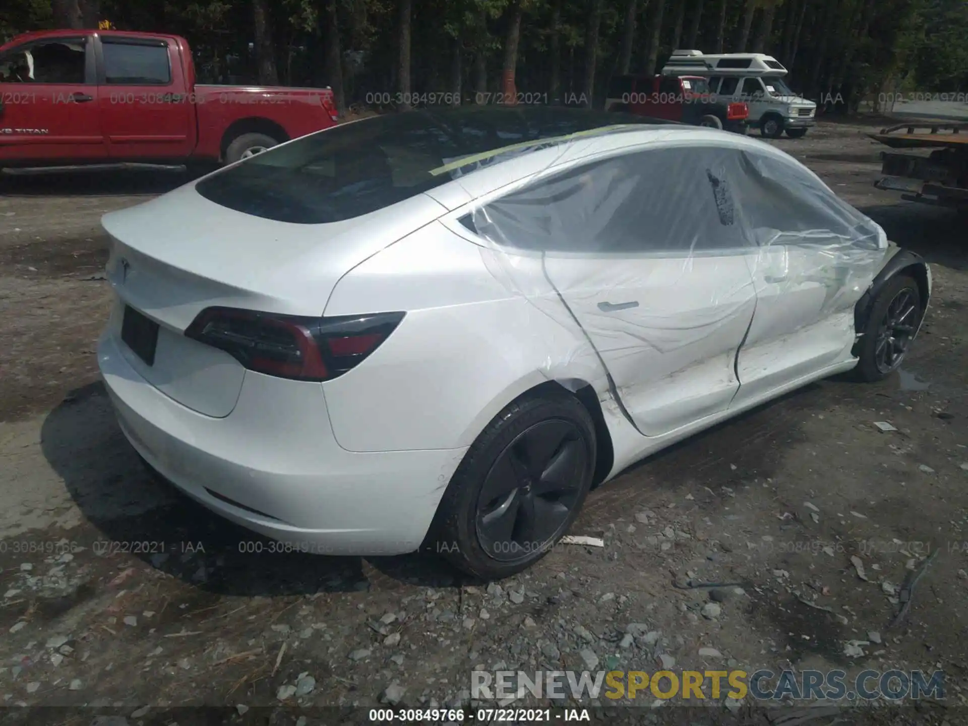 4 Photograph of a damaged car 5YJ3E1EA1LF632534 TESLA MODEL 3 2020