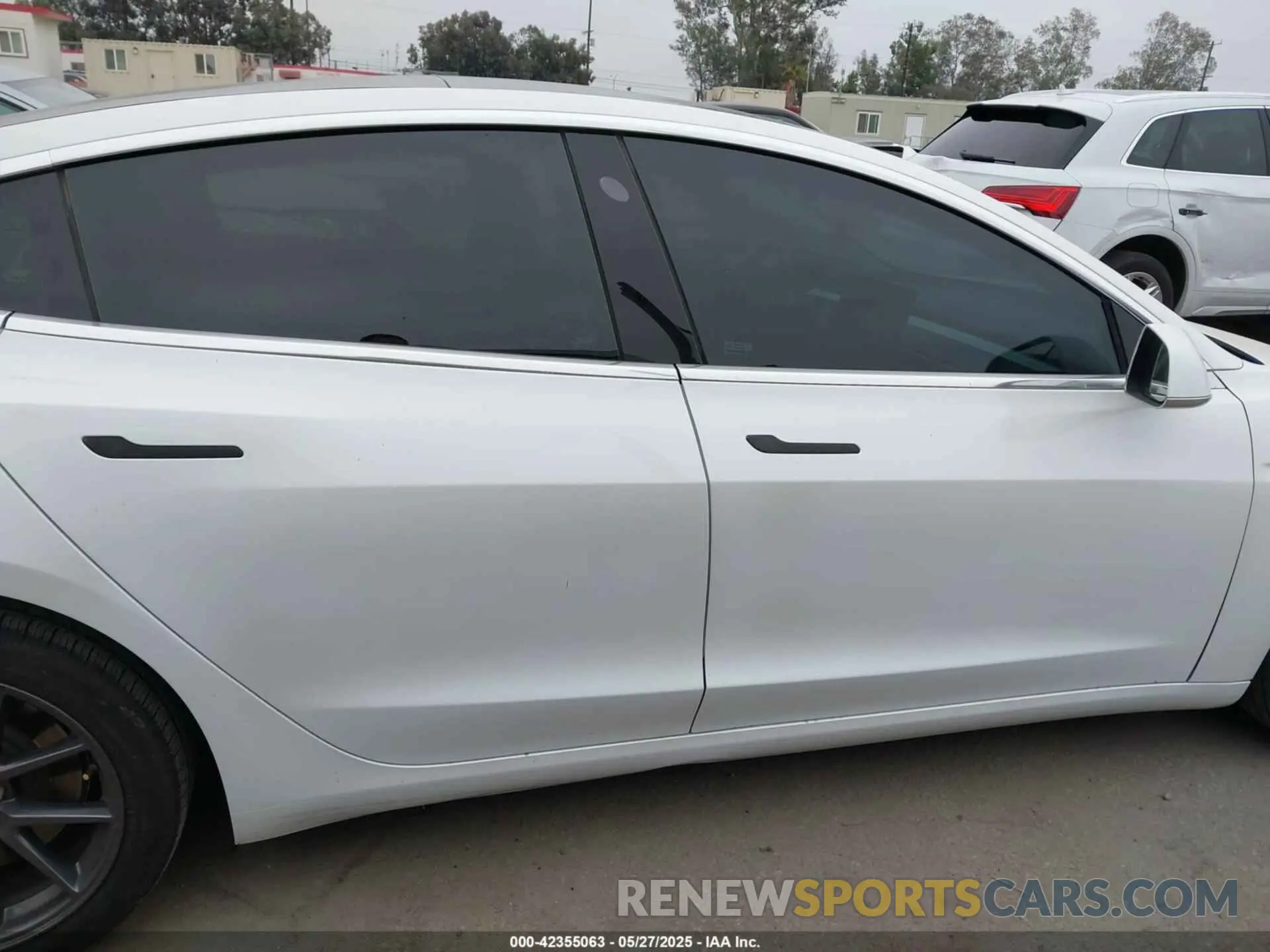 13 Photograph of a damaged car 5YJ3E1EA1LF632632 TESLA MODEL 3 2020