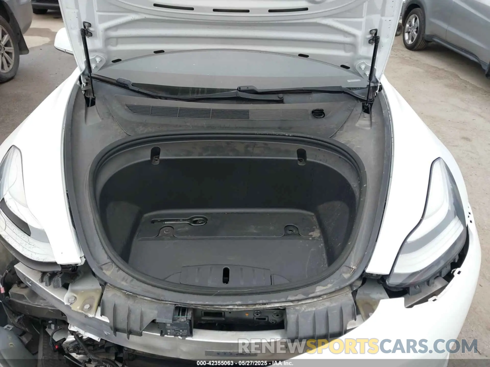 14 Photograph of a damaged car 5YJ3E1EA1LF632632 TESLA MODEL 3 2020