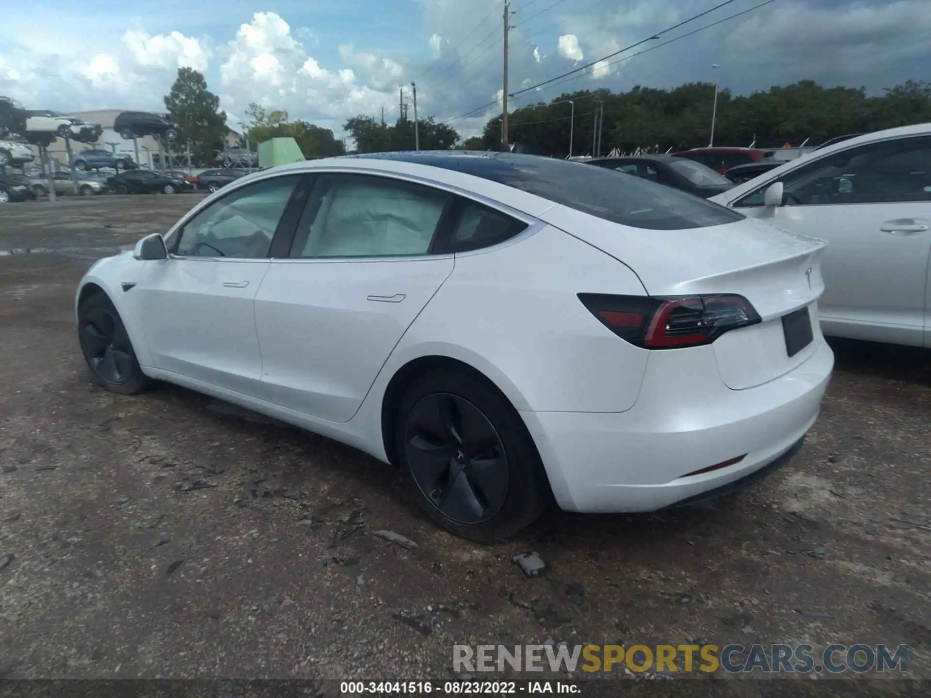 3 Photograph of a damaged car 5YJ3E1EA1LF658972 TESLA MODEL 3 2020