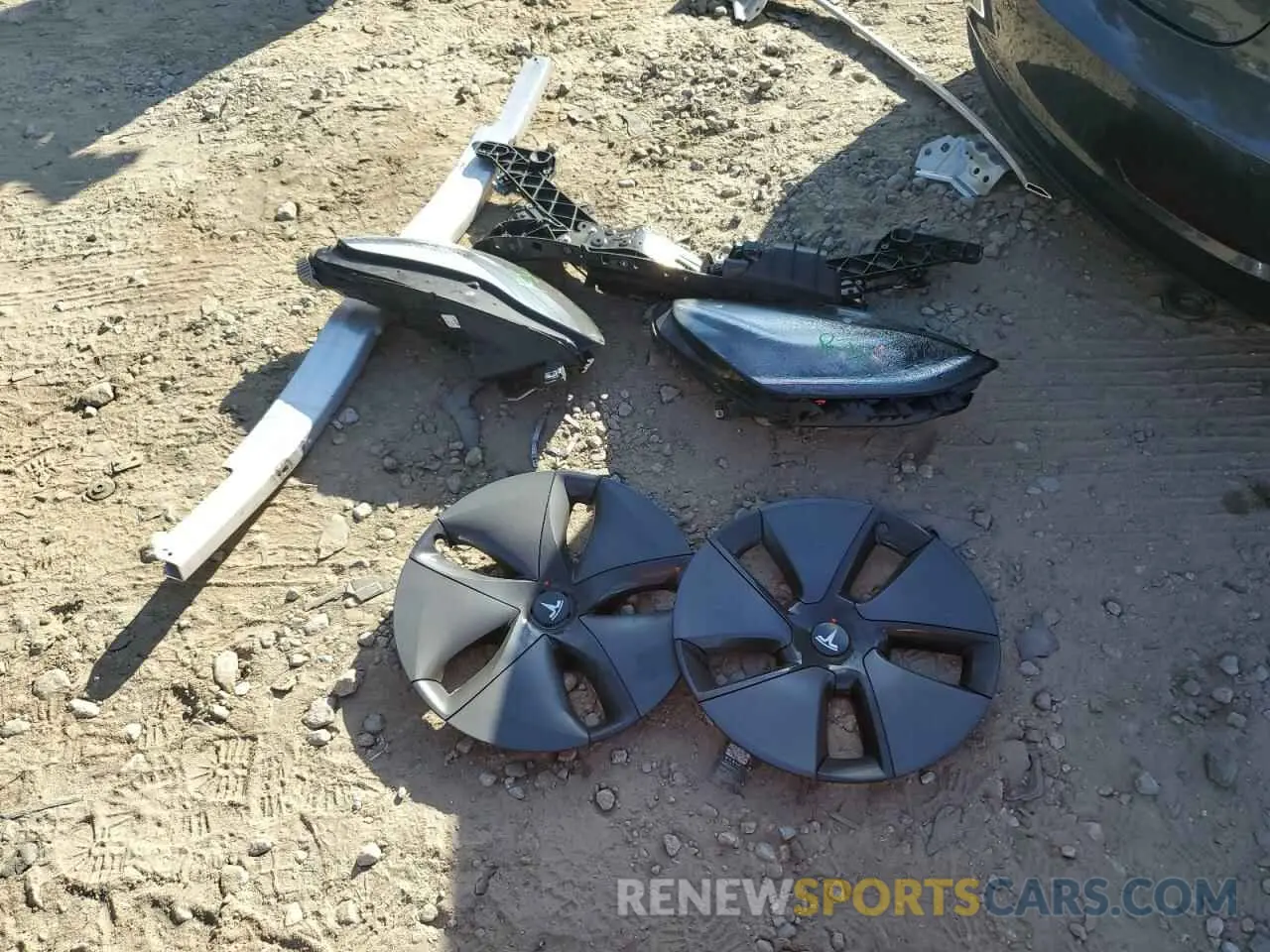 12 Photograph of a damaged car 5YJ3E1EA1LF659748 TESLA MODEL 3 2020