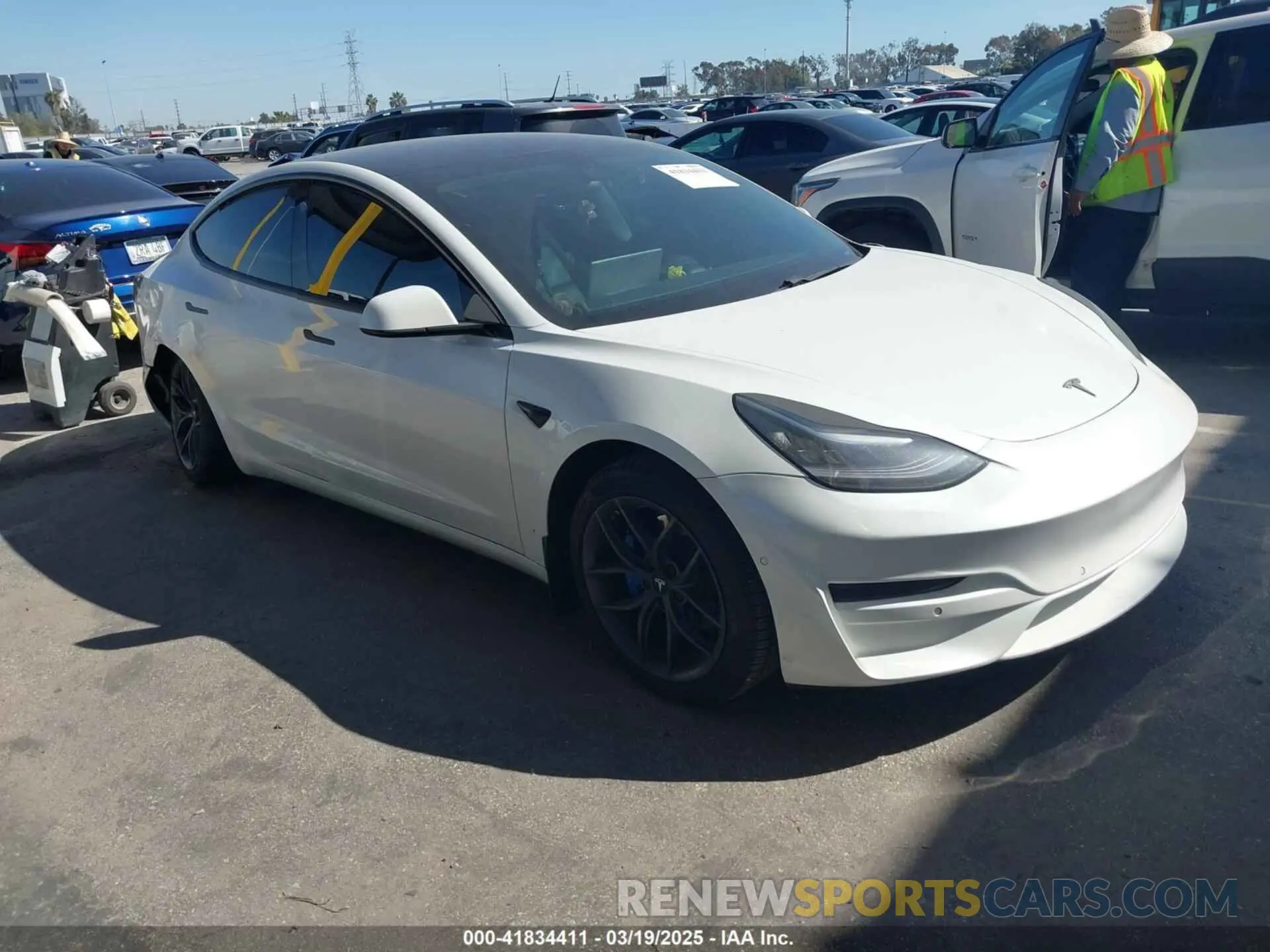 1 Photograph of a damaged car 5YJ3E1EA1LF659765 TESLA MODEL 3 2020