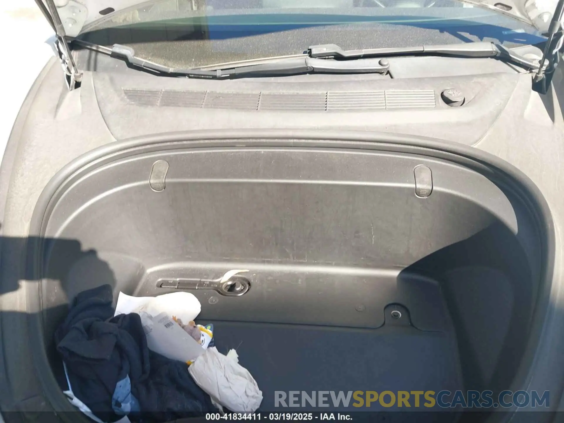 10 Photograph of a damaged car 5YJ3E1EA1LF659765 TESLA MODEL 3 2020