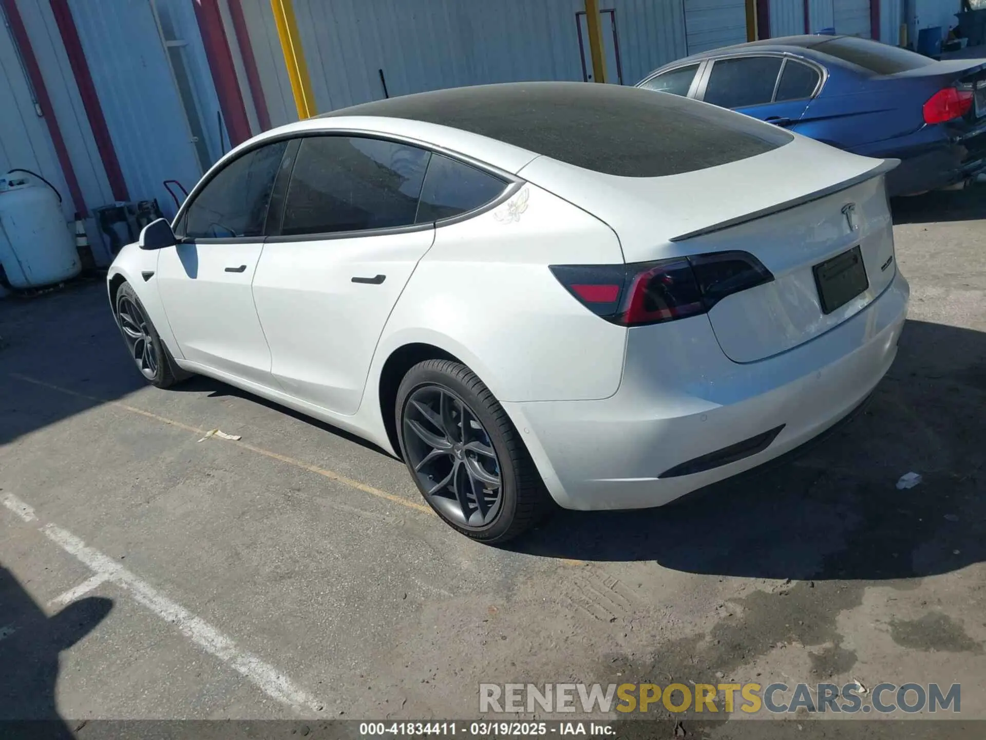 3 Photograph of a damaged car 5YJ3E1EA1LF659765 TESLA MODEL 3 2020