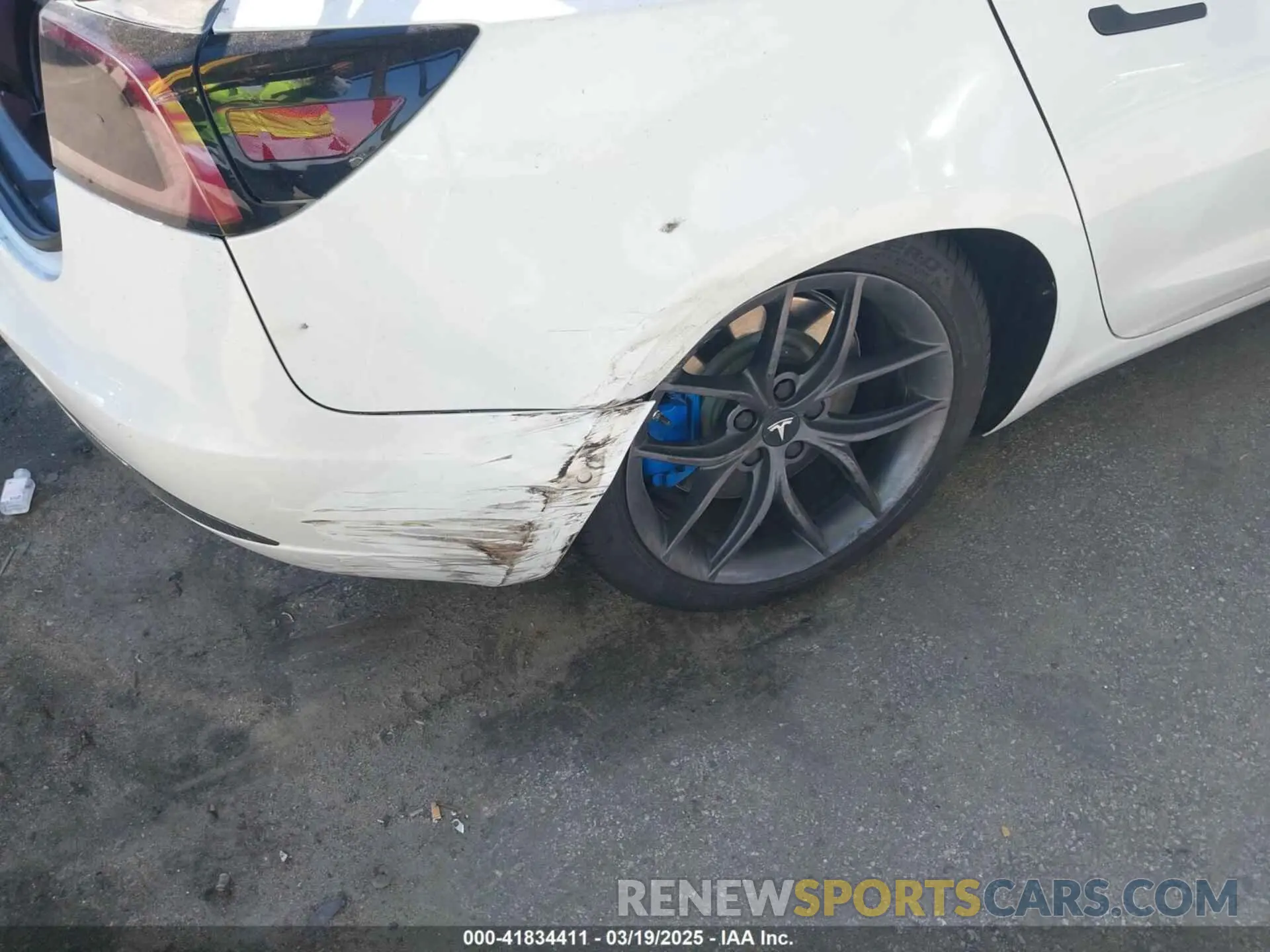 6 Photograph of a damaged car 5YJ3E1EA1LF659765 TESLA MODEL 3 2020