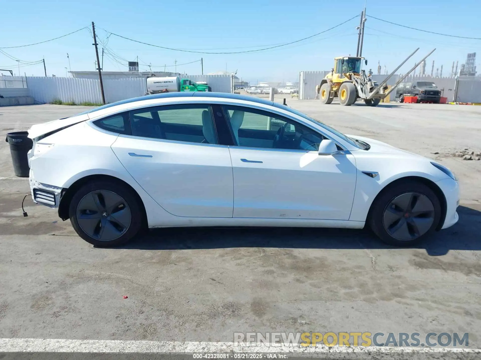 14 Photograph of a damaged car 5YJ3E1EA1LF720886 TESLA MODEL 3 2020