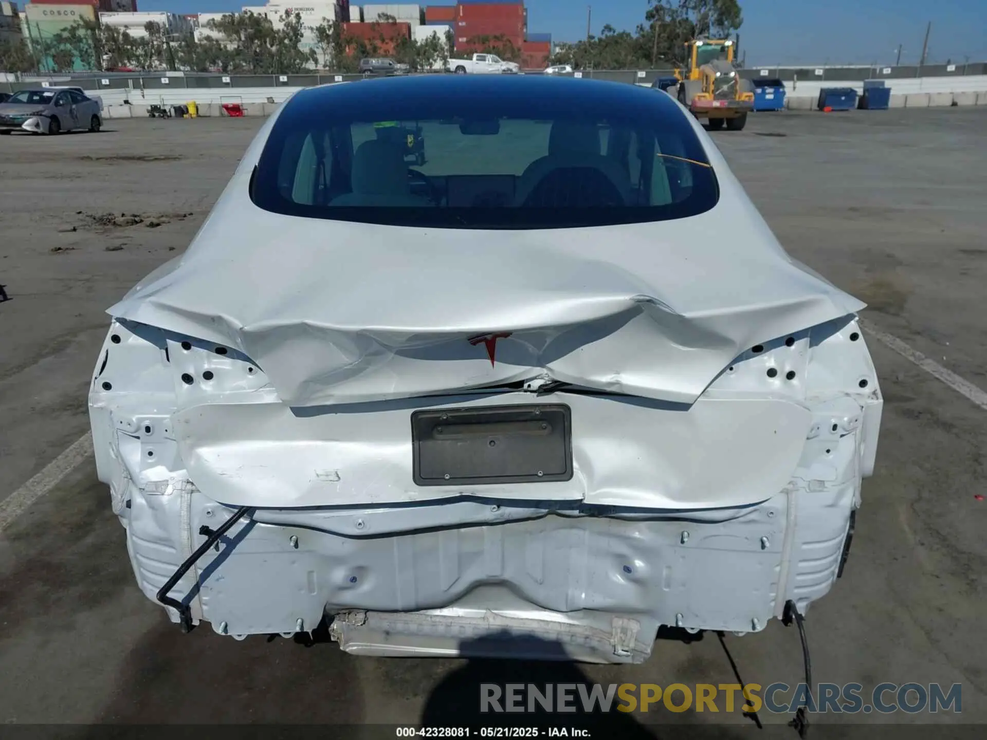 17 Photograph of a damaged car 5YJ3E1EA1LF720886 TESLA MODEL 3 2020
