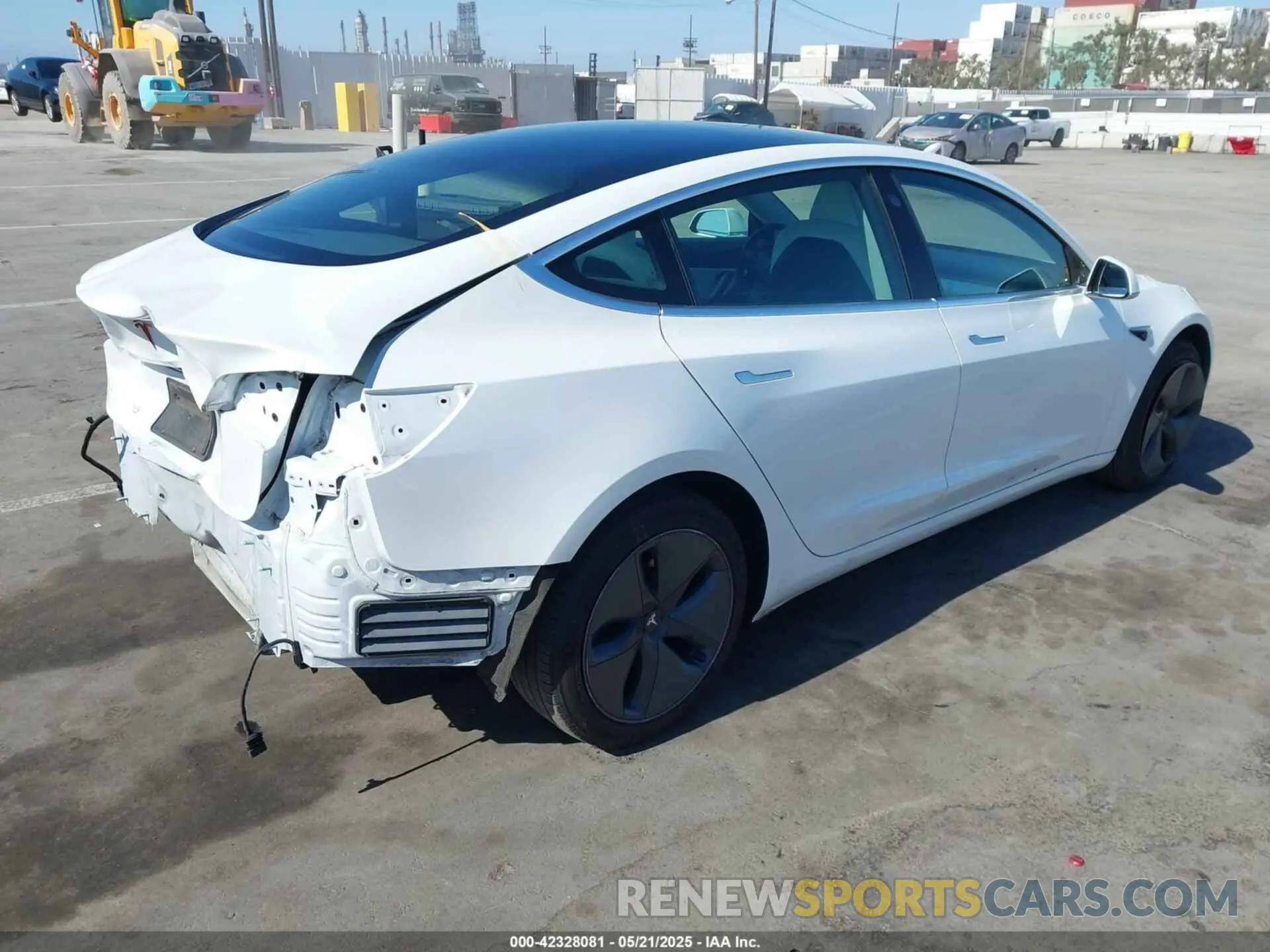 4 Photograph of a damaged car 5YJ3E1EA1LF720886 TESLA MODEL 3 2020