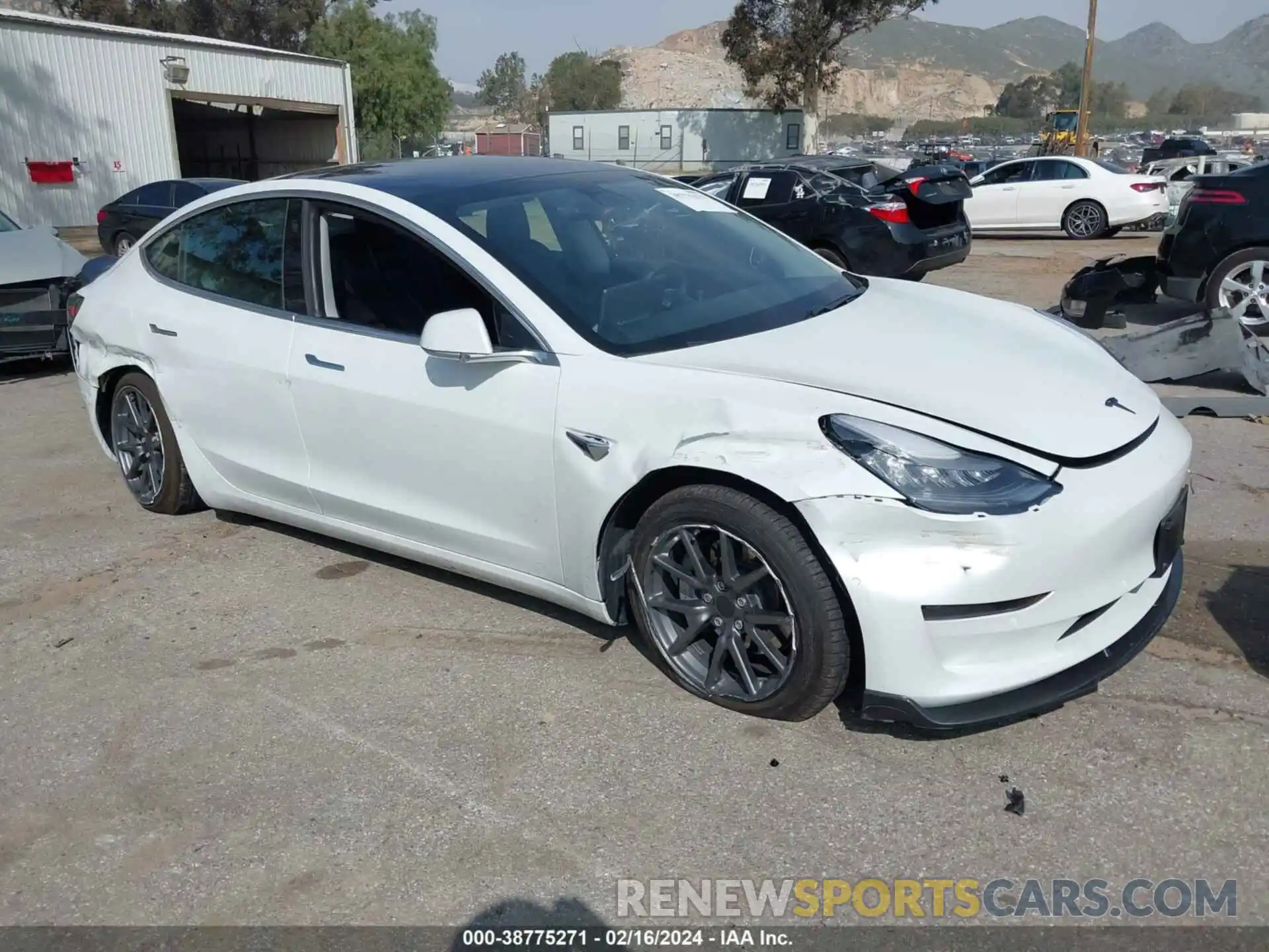 1 Photograph of a damaged car 5YJ3E1EA1LF739891 TESLA MODEL 3 2020