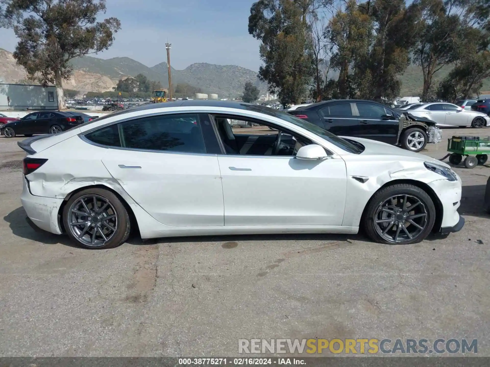 13 Photograph of a damaged car 5YJ3E1EA1LF739891 TESLA MODEL 3 2020