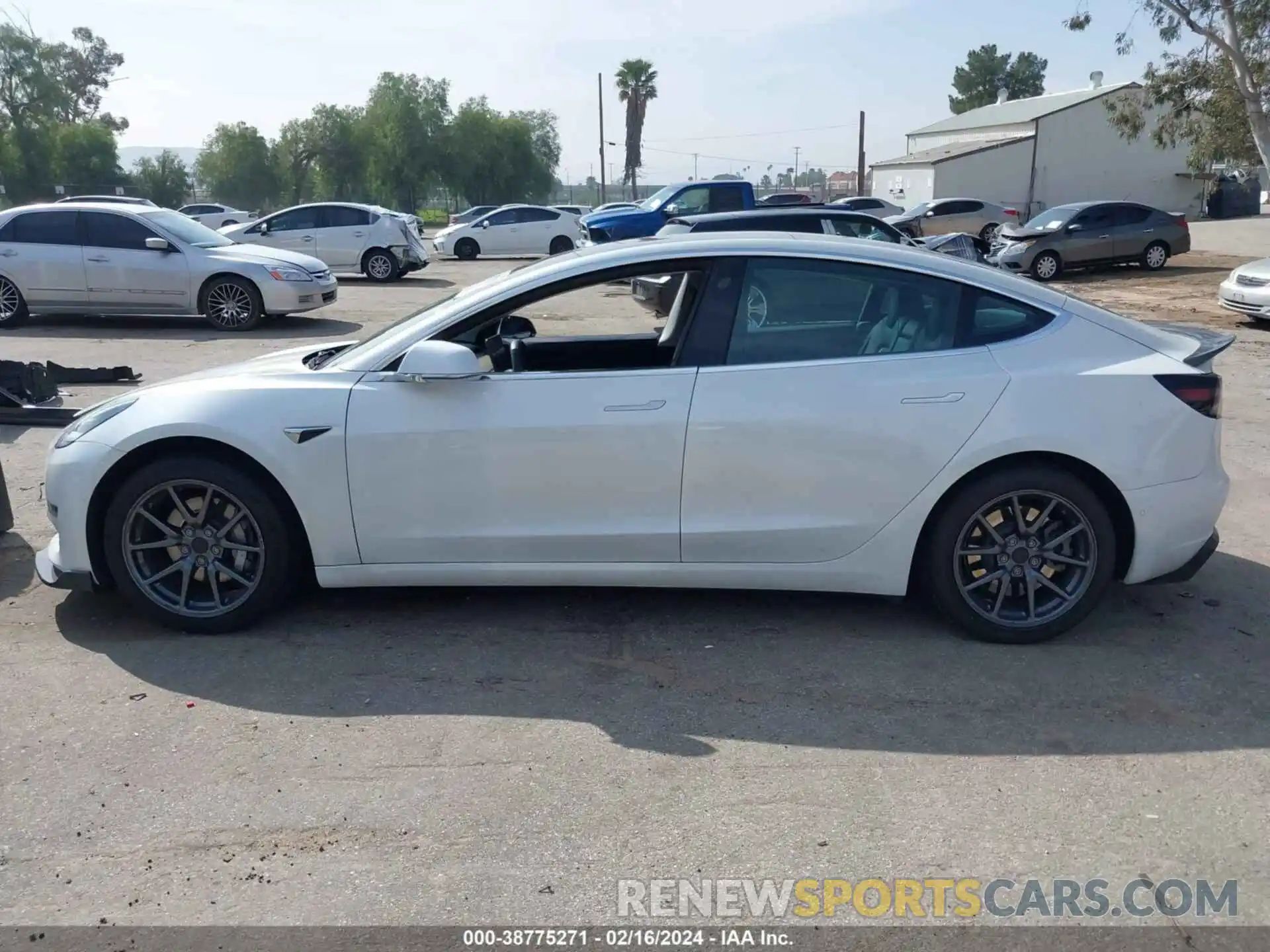 14 Photograph of a damaged car 5YJ3E1EA1LF739891 TESLA MODEL 3 2020