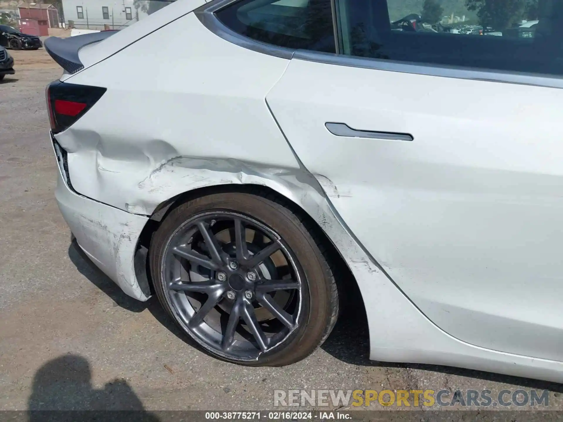 6 Photograph of a damaged car 5YJ3E1EA1LF739891 TESLA MODEL 3 2020