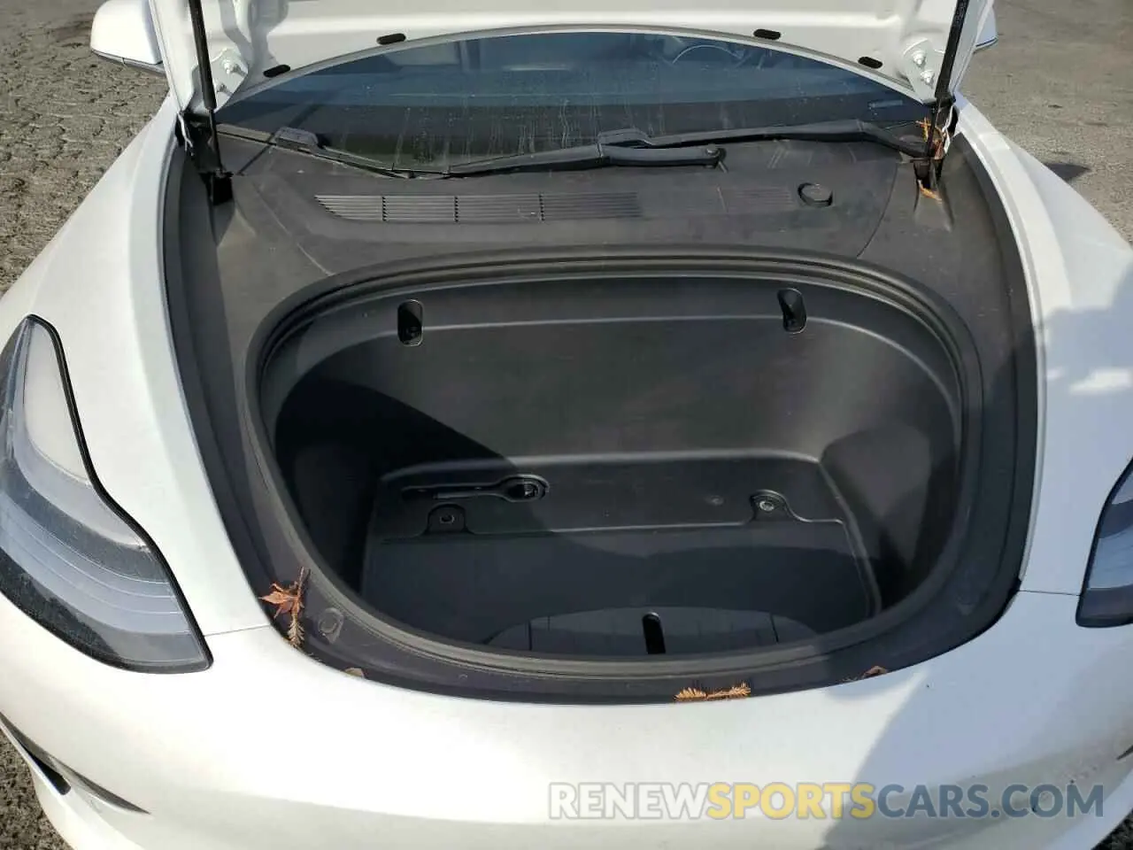 11 Photograph of a damaged car 5YJ3E1EA1LF739969 TESLA MODEL 3 2020