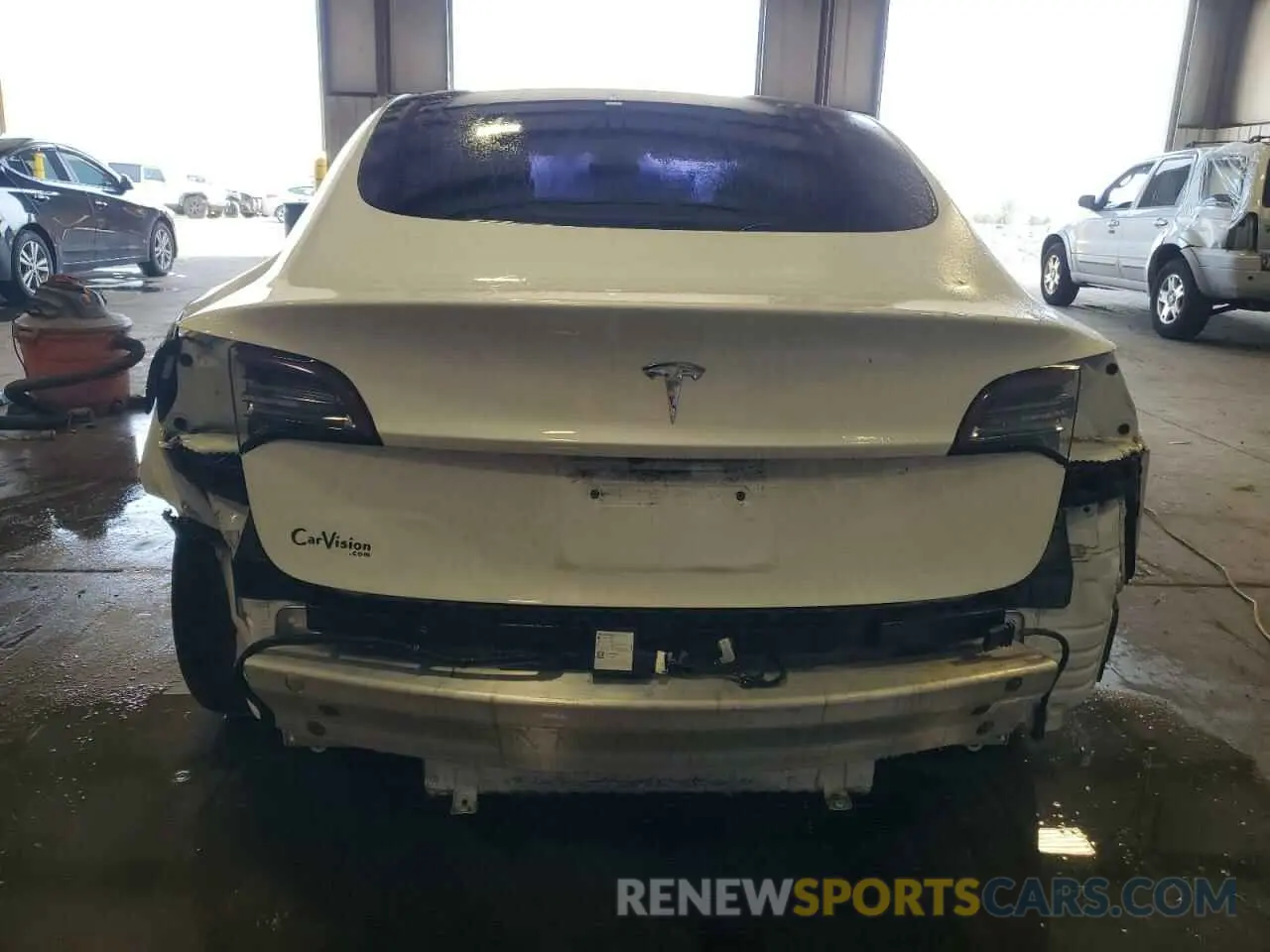 6 Photograph of a damaged car 5YJ3E1EA1LF741298 TESLA MODEL 3 2020