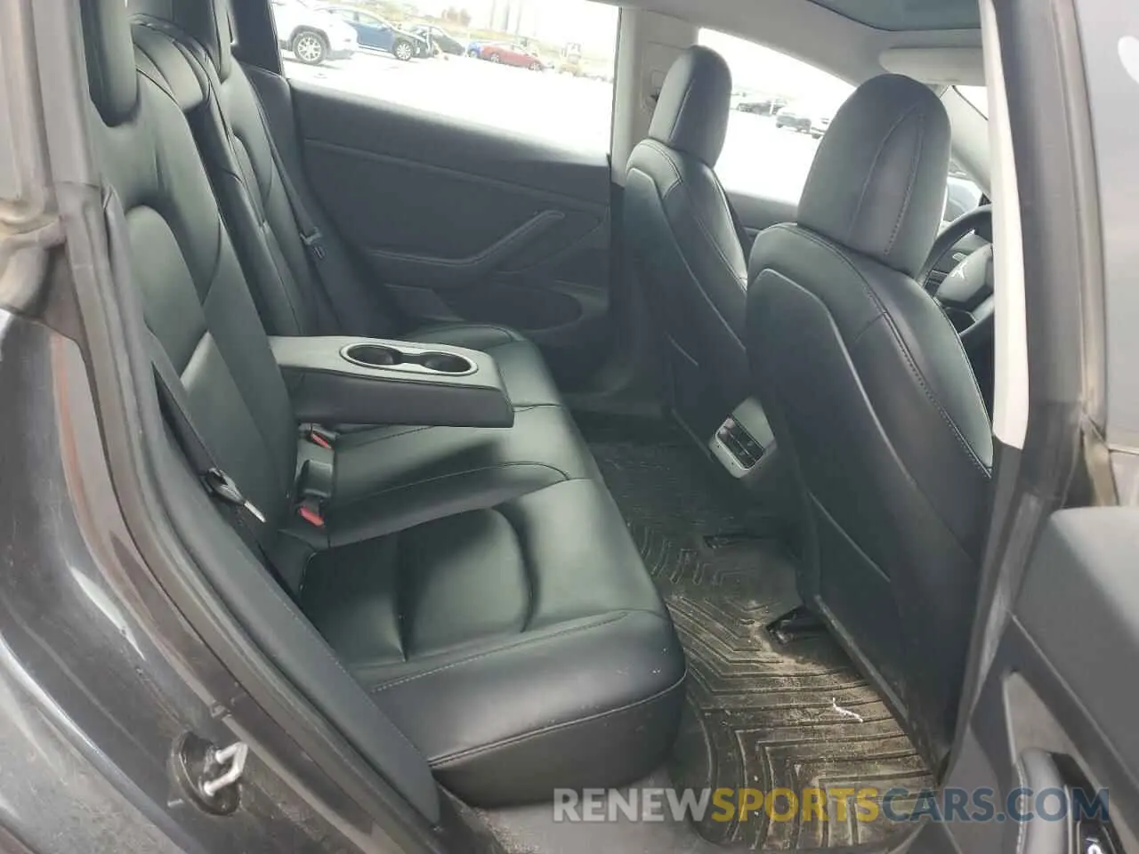 10 Photograph of a damaged car 5YJ3E1EA1LF784832 TESLA MODEL 3 2020