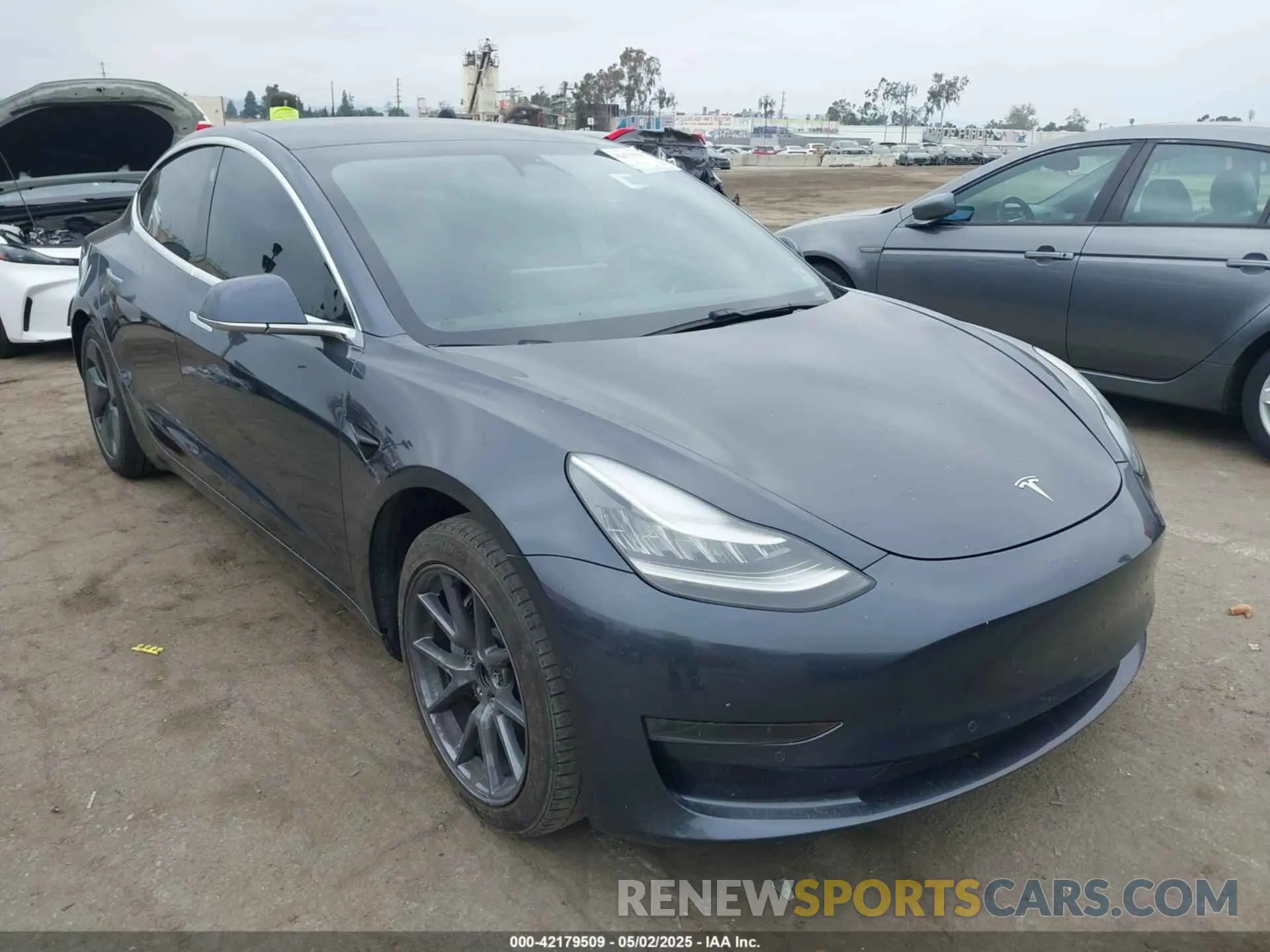 1 Photograph of a damaged car 5YJ3E1EA1LF799136 TESLA MODEL 3 2020