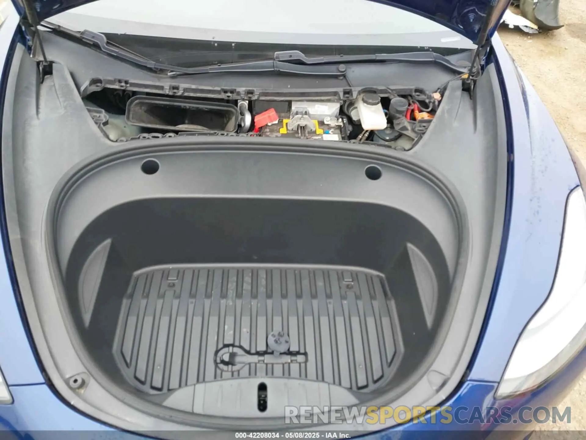 10 Photograph of a damaged car 5YJ3E1EA1LF802648 TESLA MODEL 3 2020