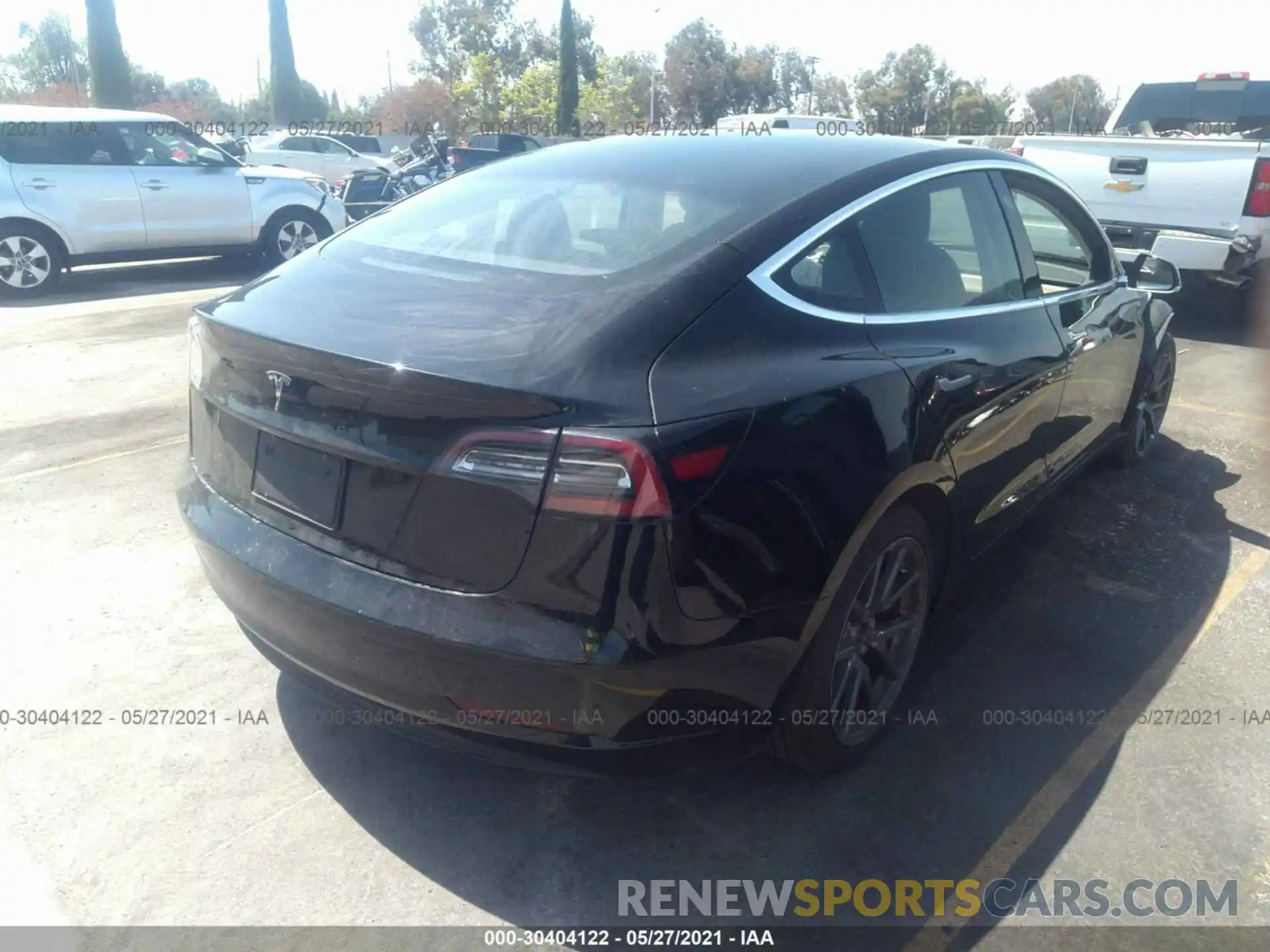 4 Photograph of a damaged car 5YJ3E1EA1LF804464 TESLA MODEL 3 2020